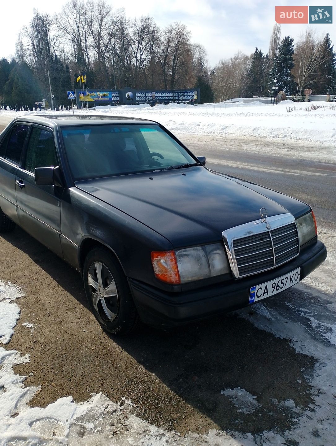 Mercedes-Benz E-Class 1989 VIN WDB1240201A834670 фото оголошення 3 з 7