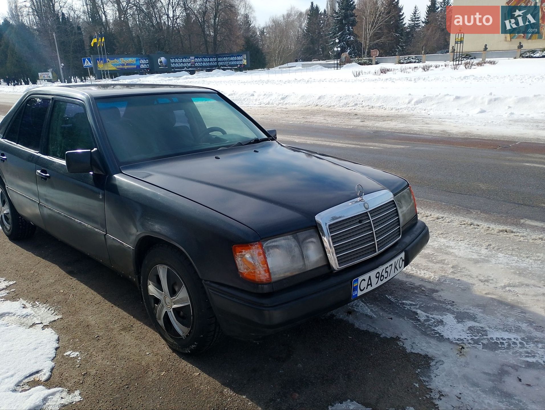 Mercedes-Benz E-Class 1989 VIN WDB1240201A834670 фото оголошення 4 з 7
