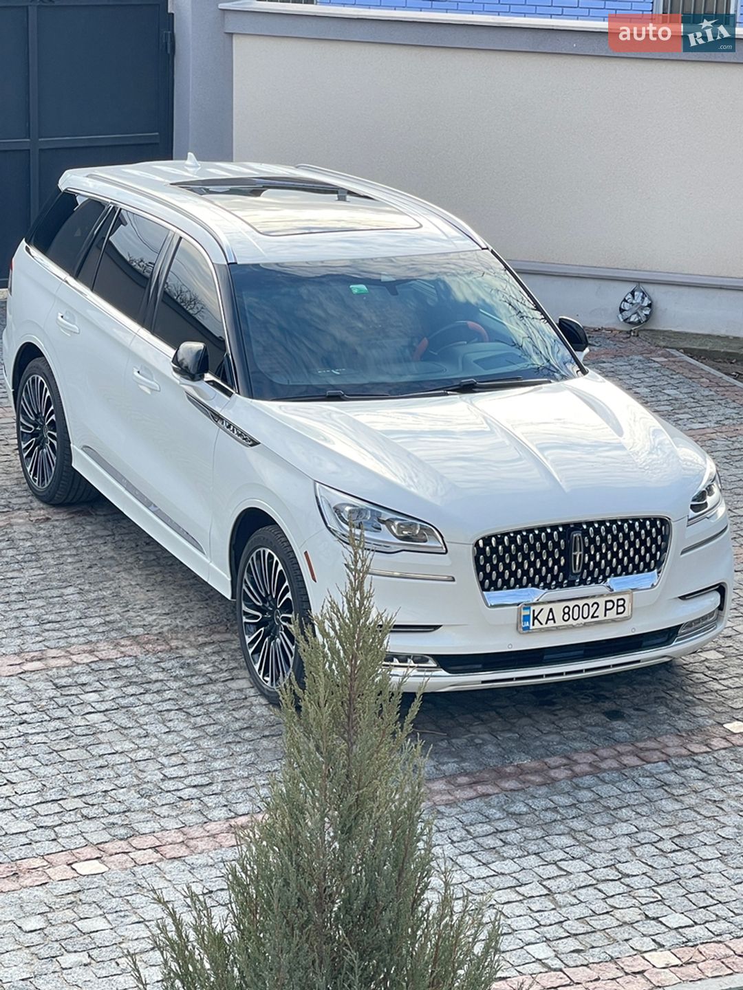 Lincoln Aviator 2023 VIN 5LM5J9XCXPGL05782 фото оголошення 2 з 64