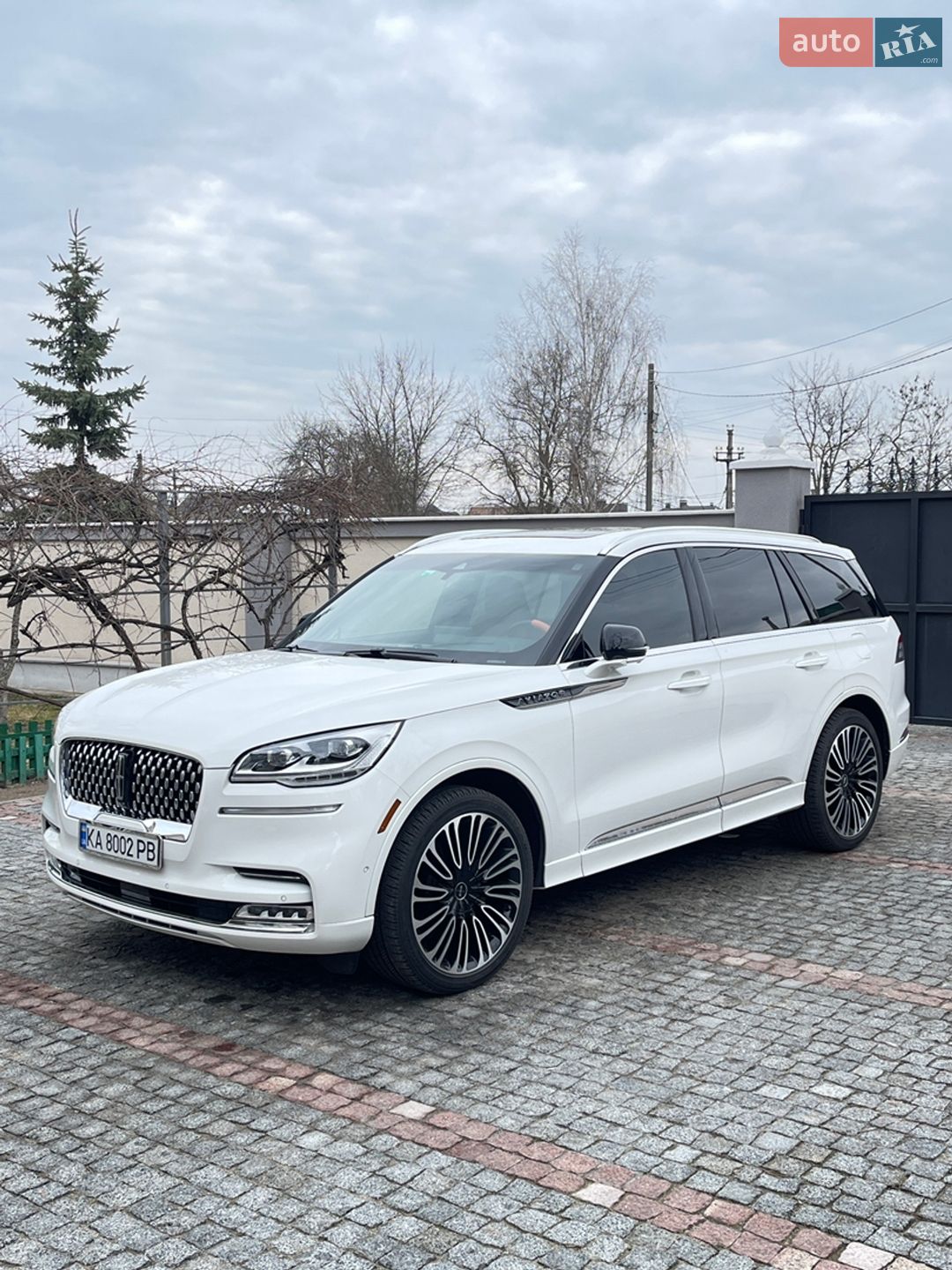Lincoln Aviator 2023 VIN 5LM5J9XCXPGL05782 фото оголошення 4 з 64