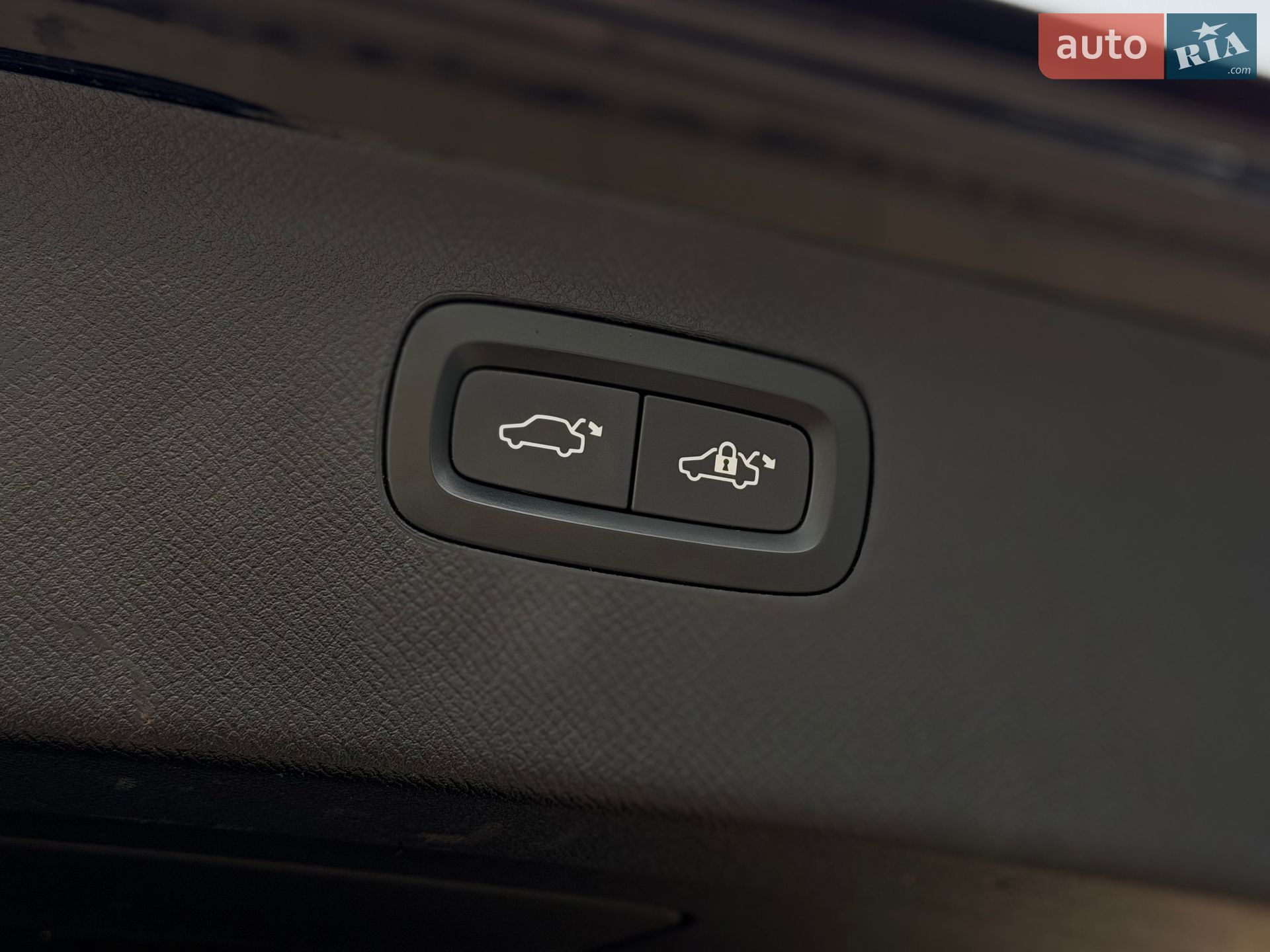Volvo XC90 2016 VIN YV1LC10BCG1080704 фото оголошення 18 з 51