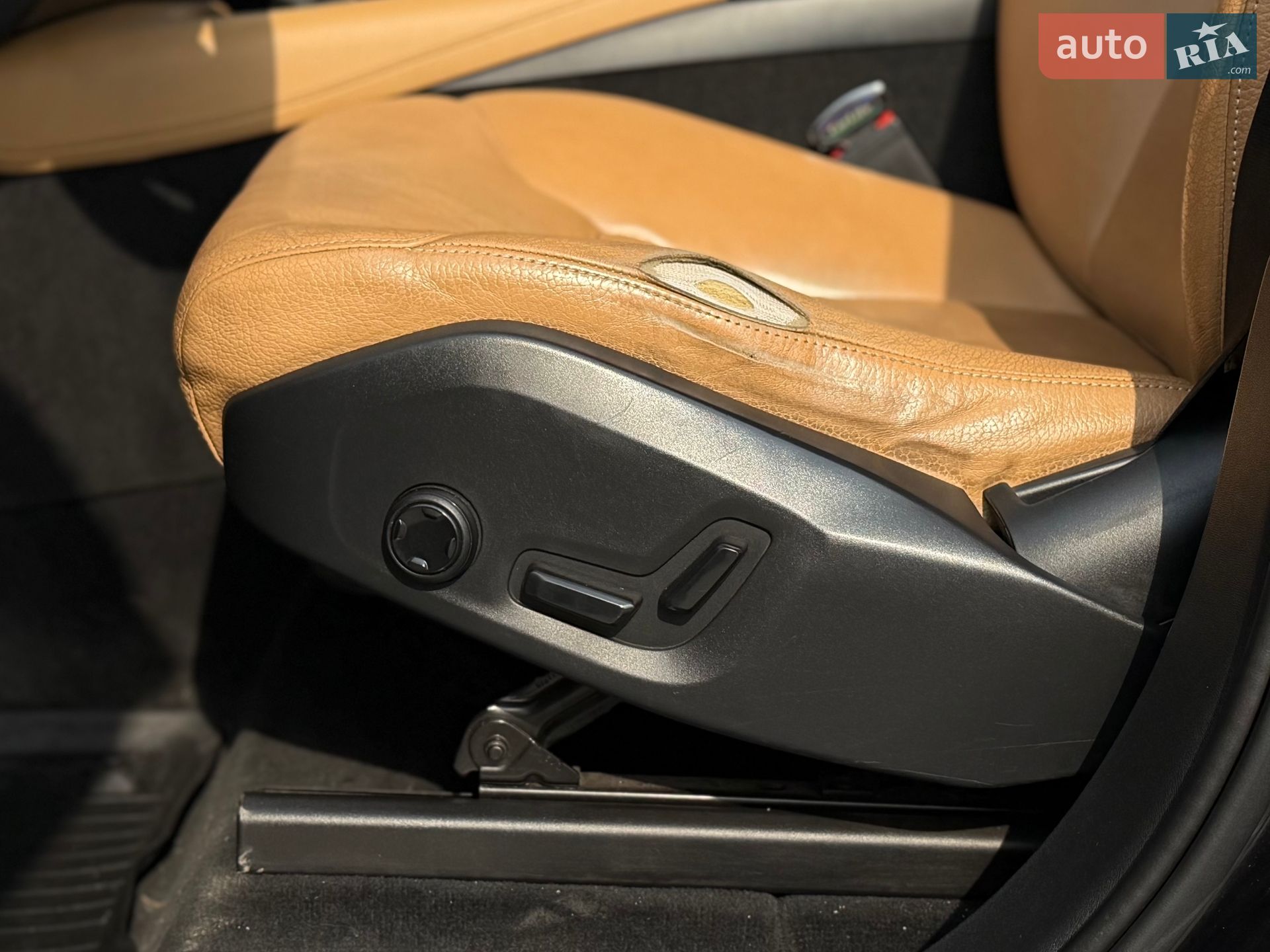 Volvo XC90 2016 VIN YV1LC10BCG1080704 фото оголошення 28 з 51