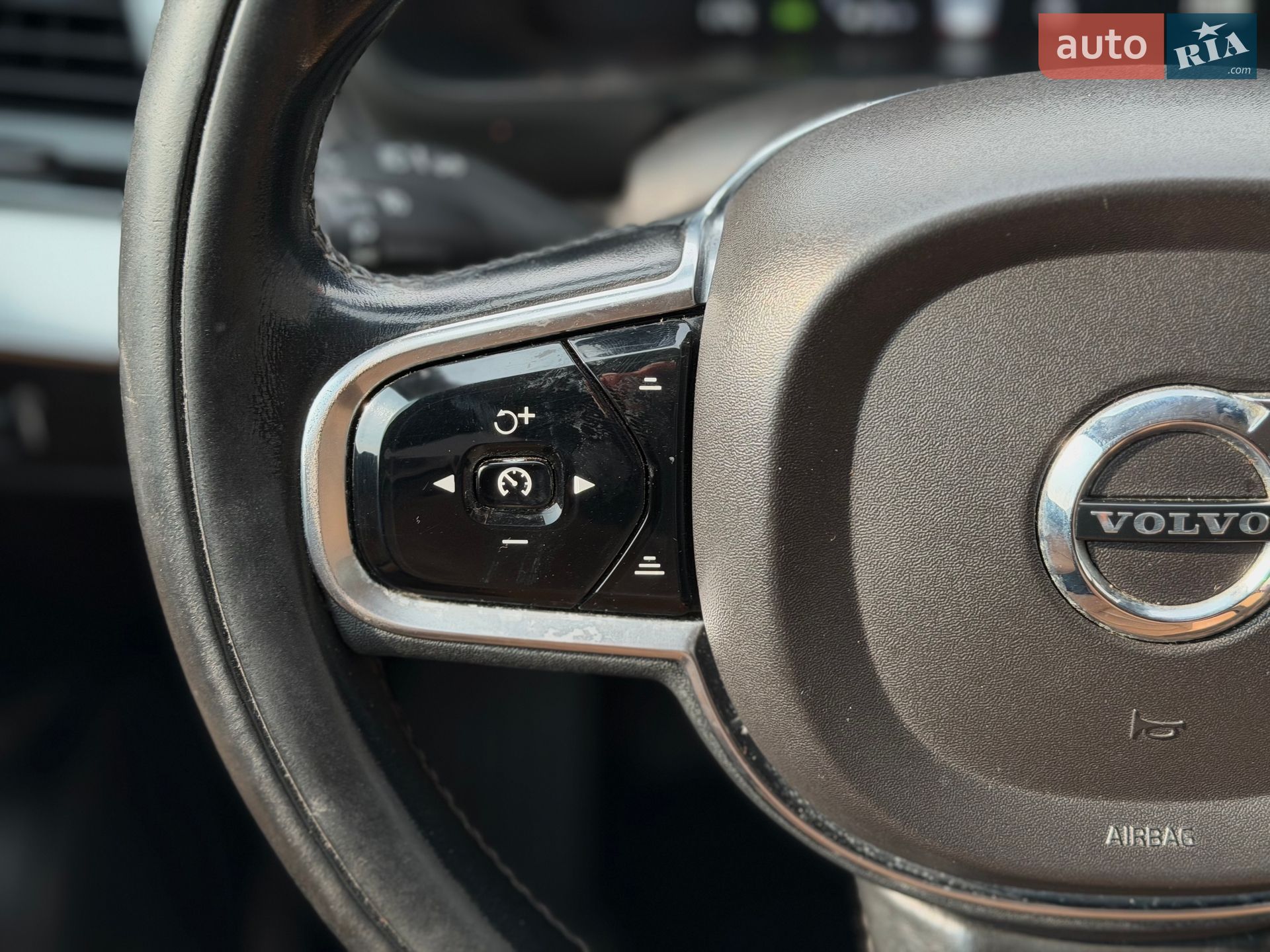 Volvo XC90 2016 VIN YV1LC10BCG1080704 фото оголошення 37 з 51