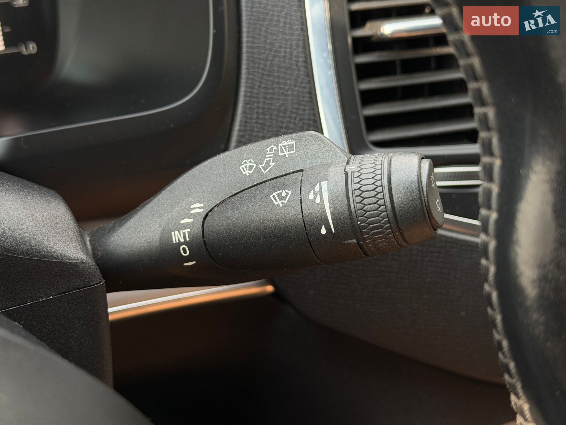 Volvo XC90 2016 VIN YV1LC10BCG1080704 фото оголошення 40 з 51