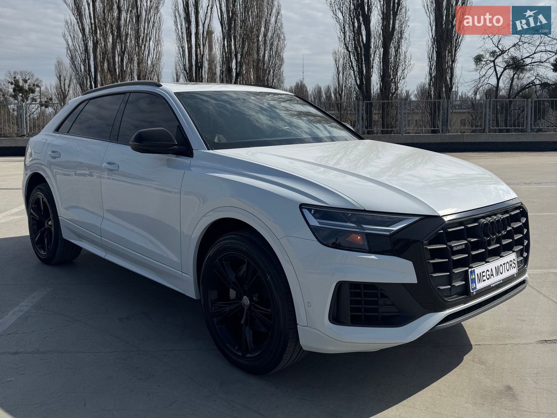 Audi Q8 2018 VIN WA1BVAF13KD008308 фото оголошення 2 з 18
