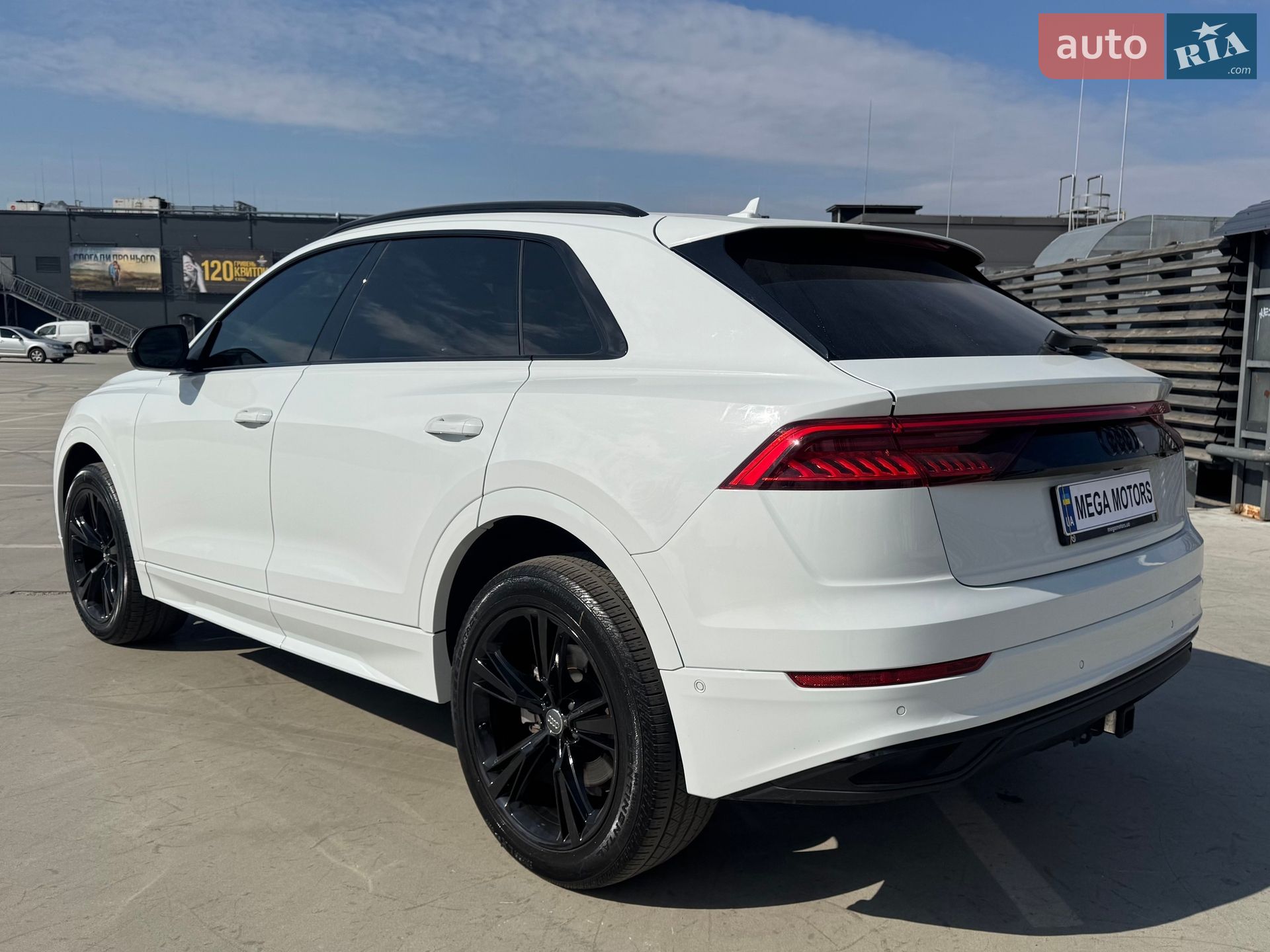 Audi Q8 2018 VIN WA1BVAF13KD008308 фото оголошення 4 з 18