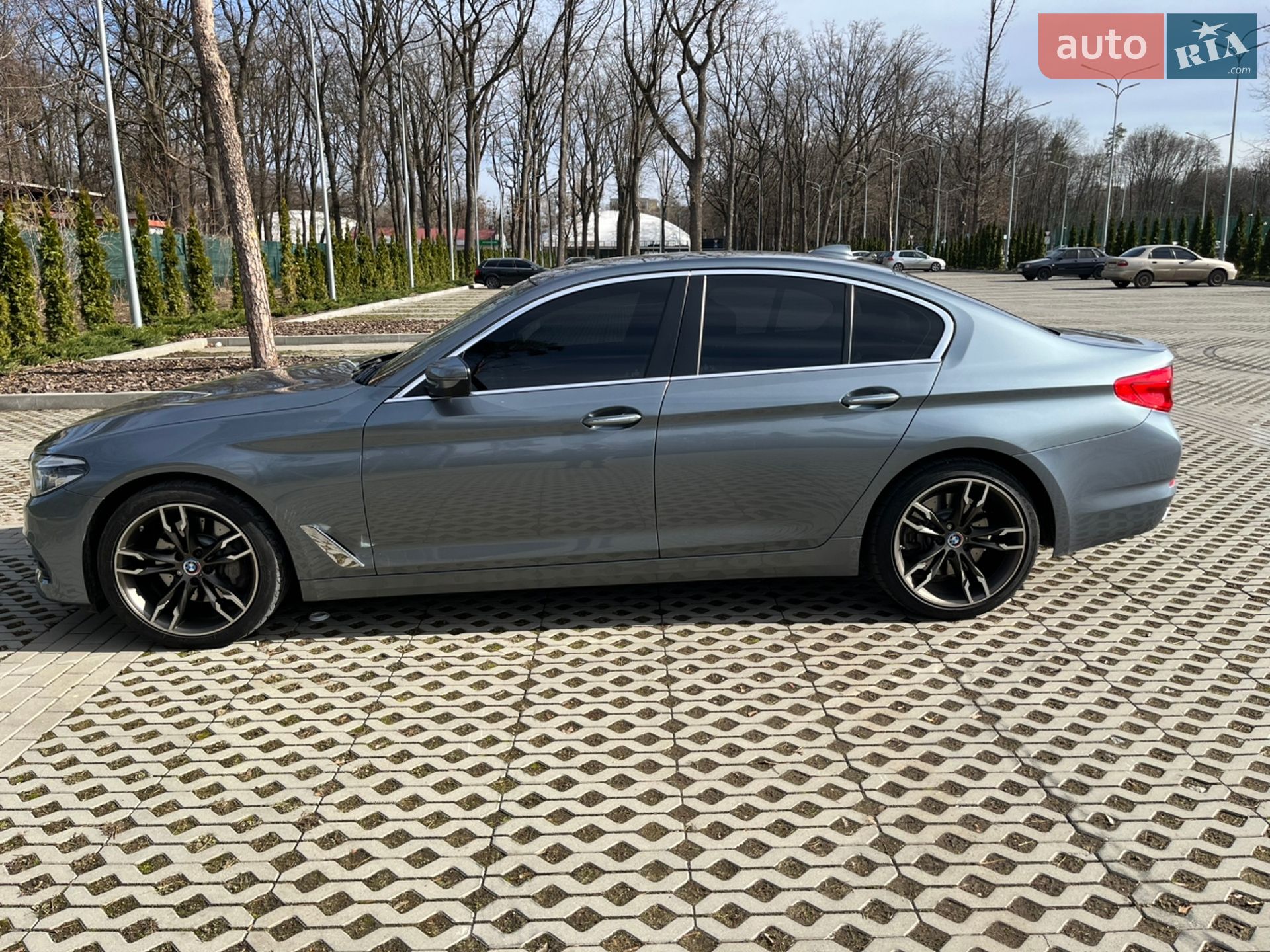 BMW 5 Series 2017 VIN WBAJB510X0WB98352 фото оголошення 3 з 10