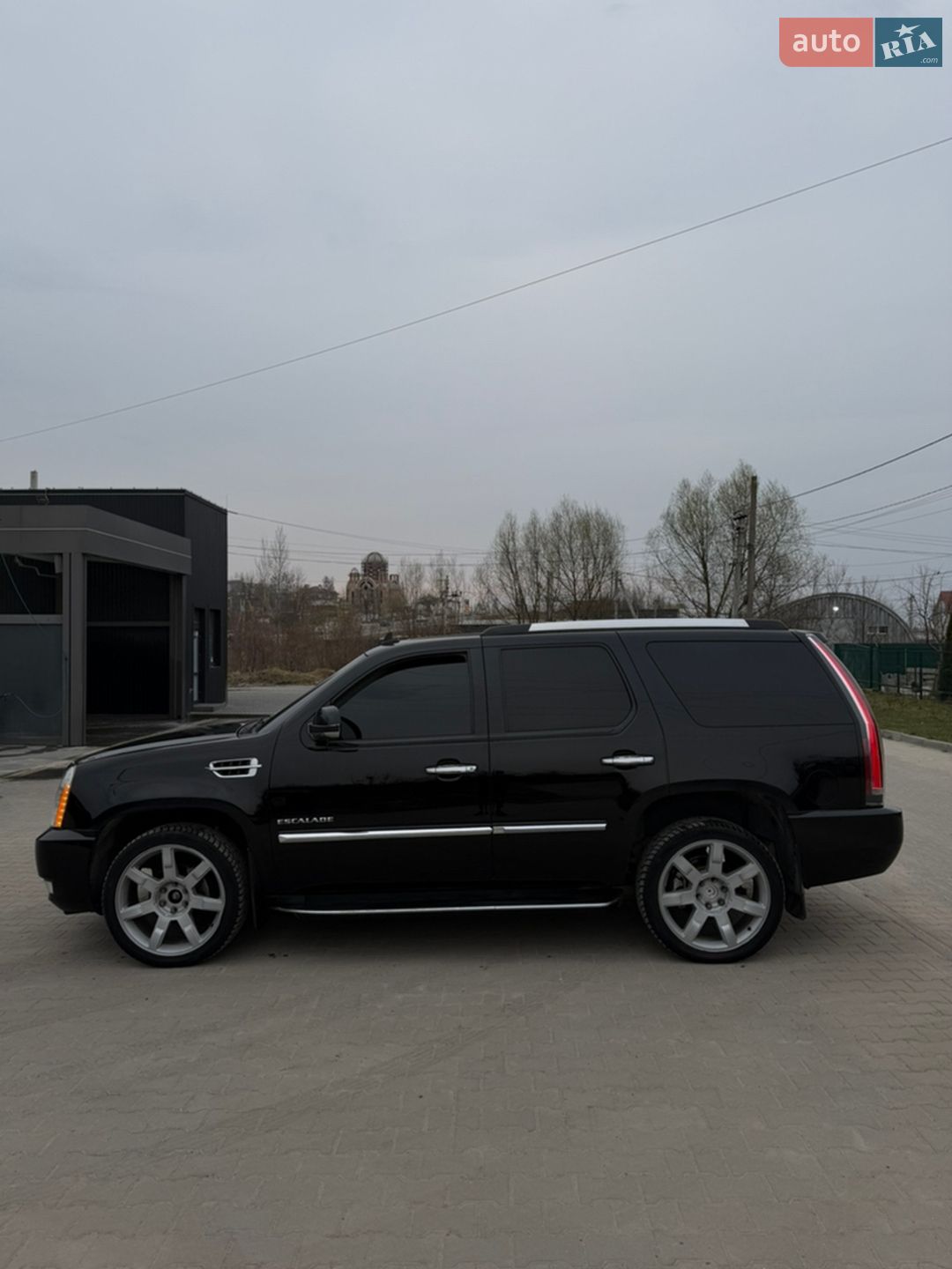 Cadillac Escalade 2011 VIN 1GYS4BEF7BR357979 фото оголошення 4 з 18