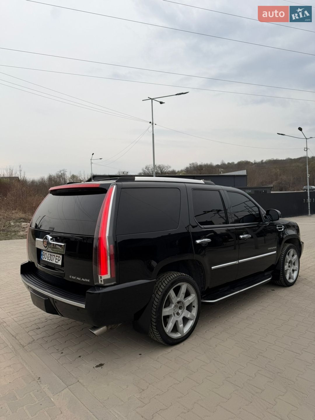 Cadillac Escalade 2011 VIN 1GYS4BEF7BR357979 фото оголошення 8 з 18