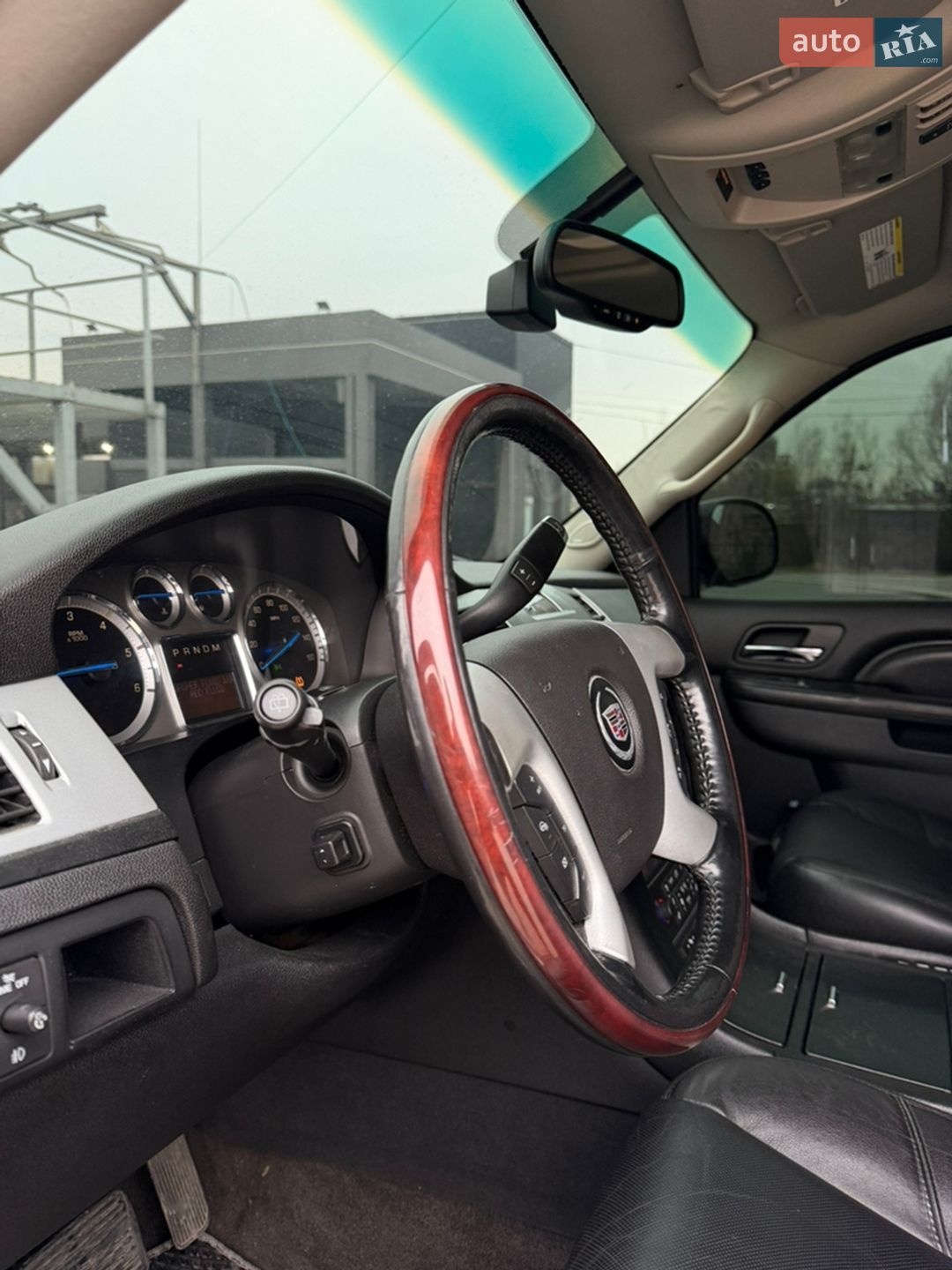 Cadillac Escalade 2011 VIN 1GYS4BEF7BR357979 фото оголошення 13 з 18