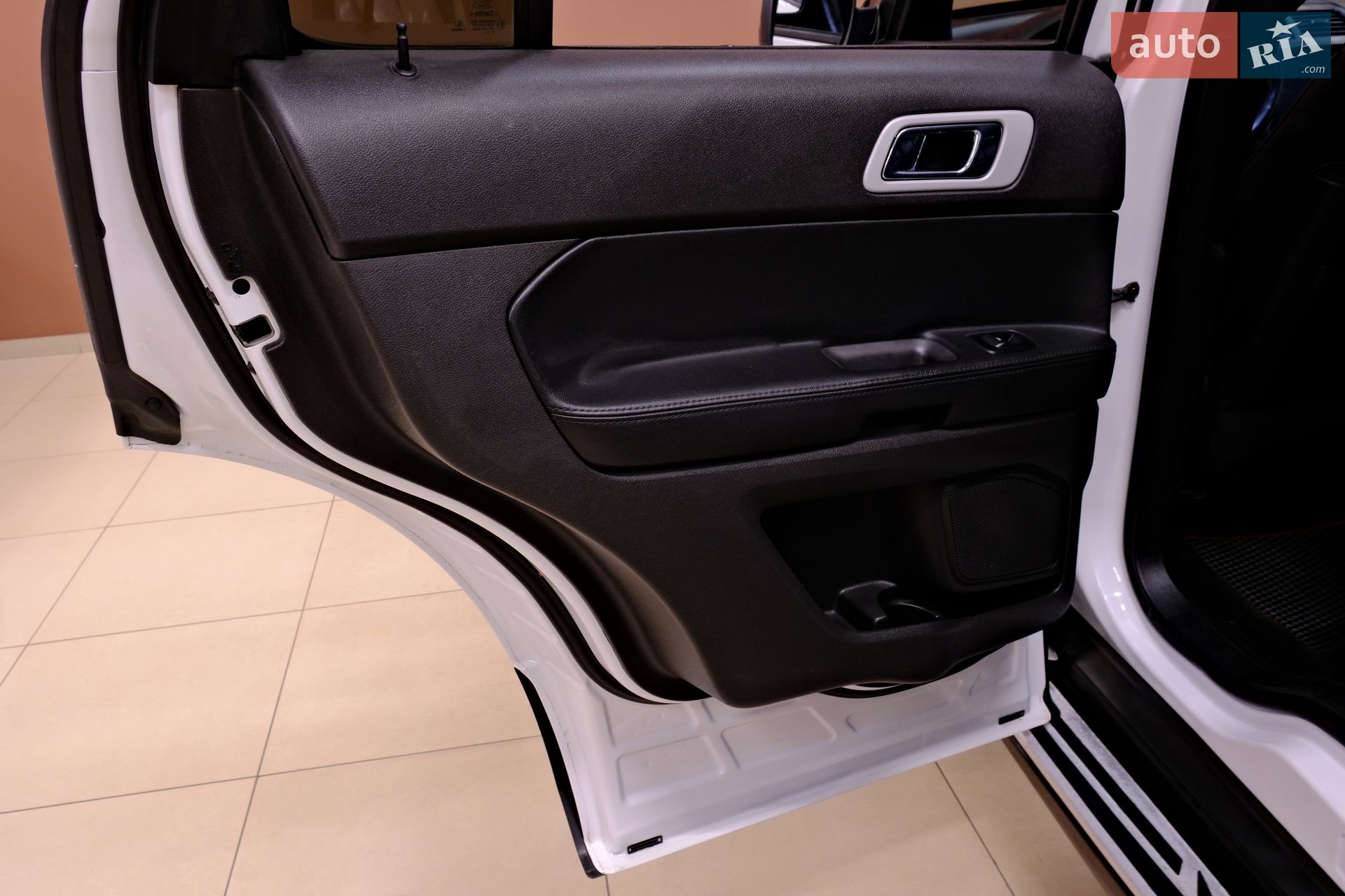 Ford Explorer 2017 VIN 1FM5K8AR3HGC26169 фото оголошення 31 з 43