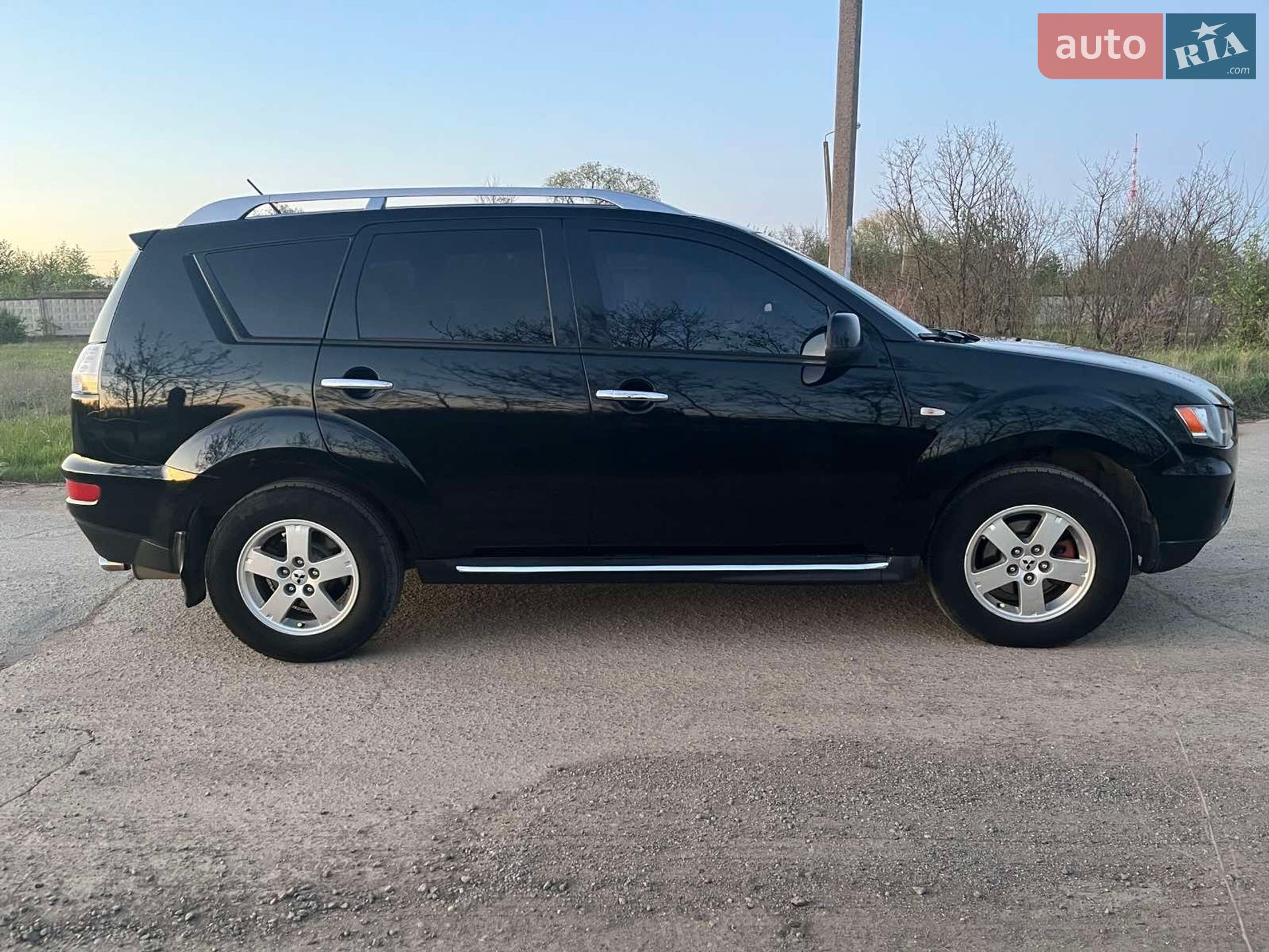 Mitsubishi Outlander XL 2010 VIN JMBXNCW4WAZ001693 фото оголошення 5 з 14