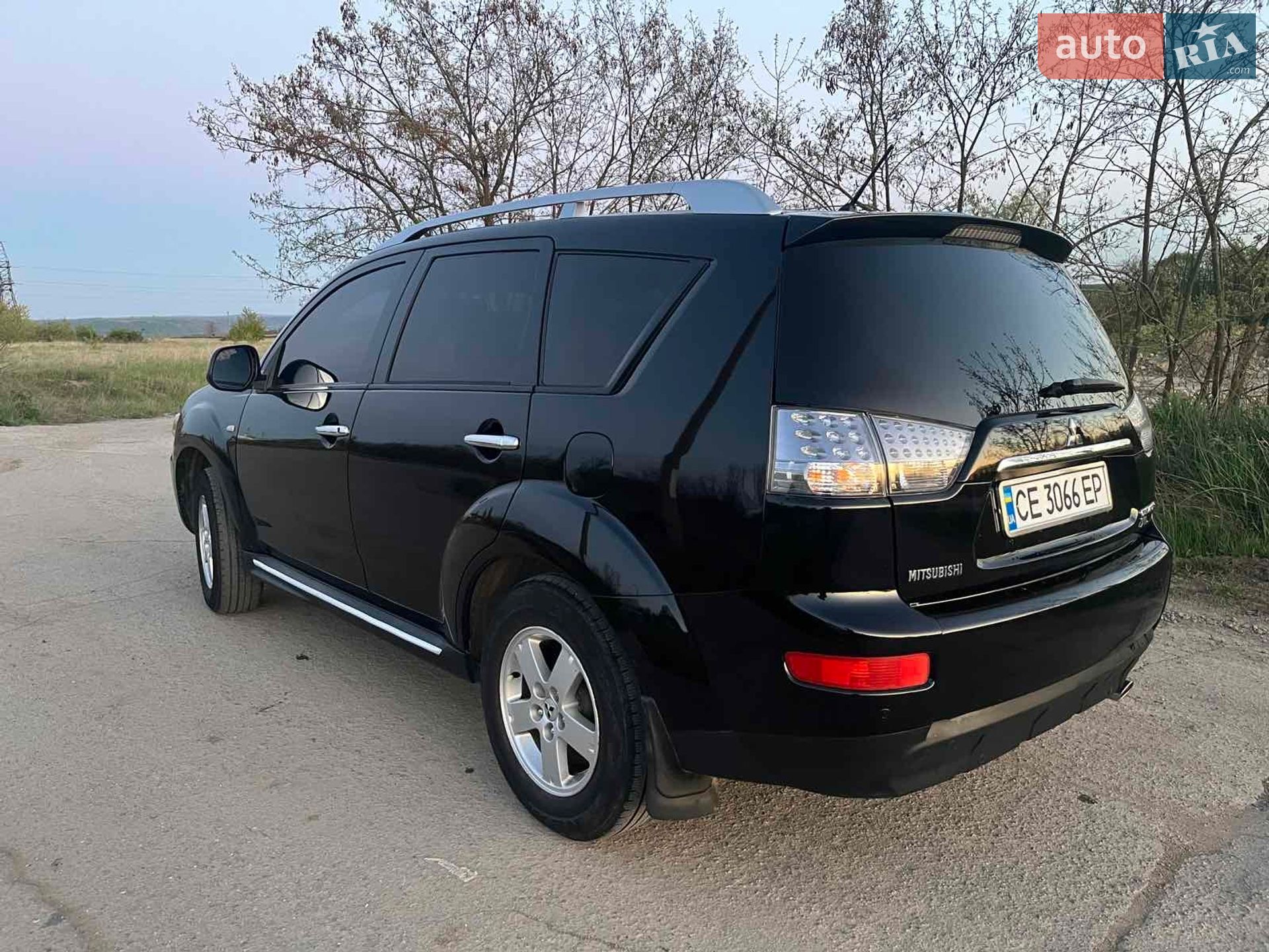 Mitsubishi Outlander XL 2010 VIN JMBXNCW4WAZ001693 фото оголошення 4 з 14