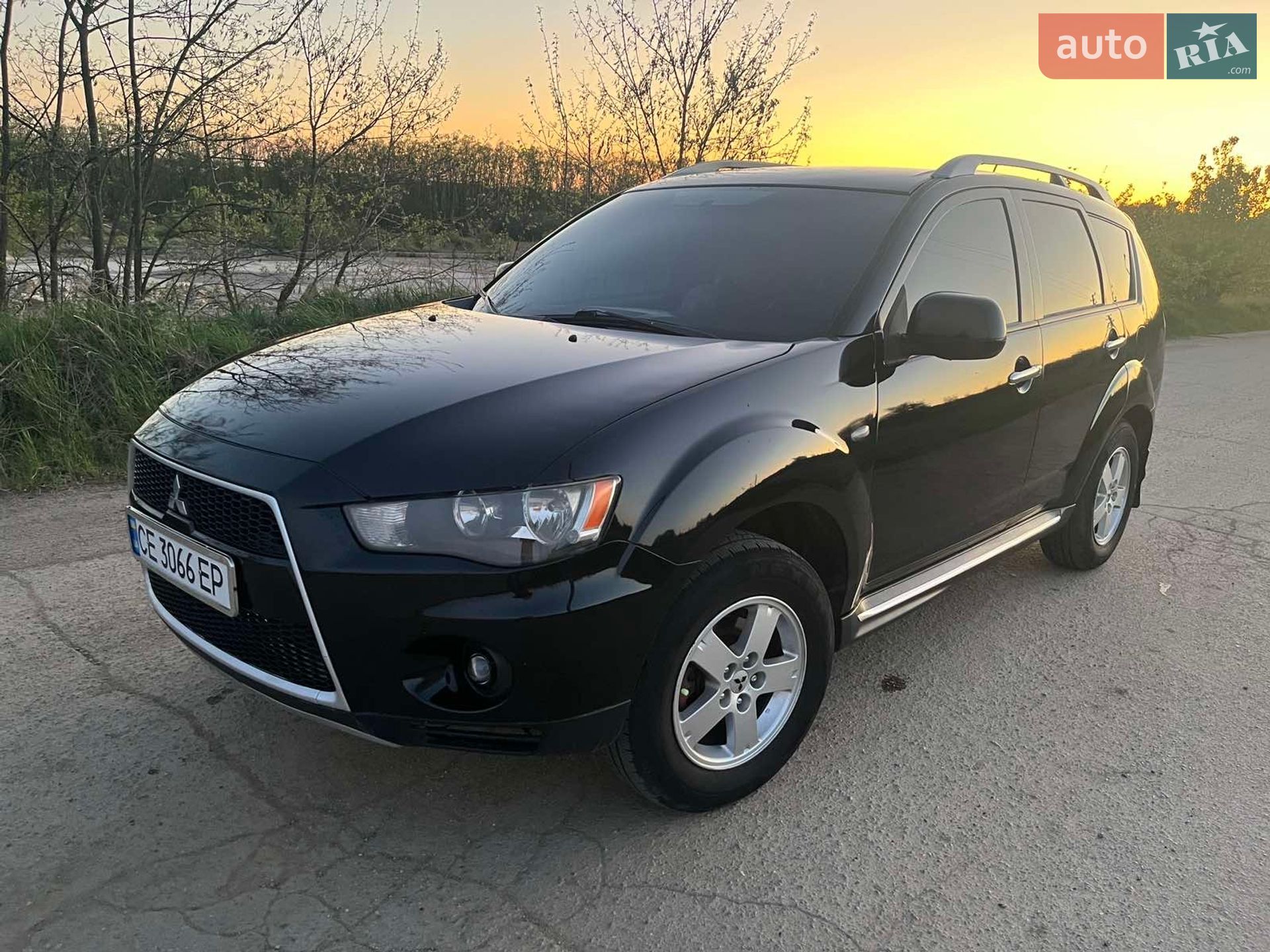 Mitsubishi Outlander XL 2010 VIN JMBXNCW4WAZ001693 фото оголошення 9 з 14