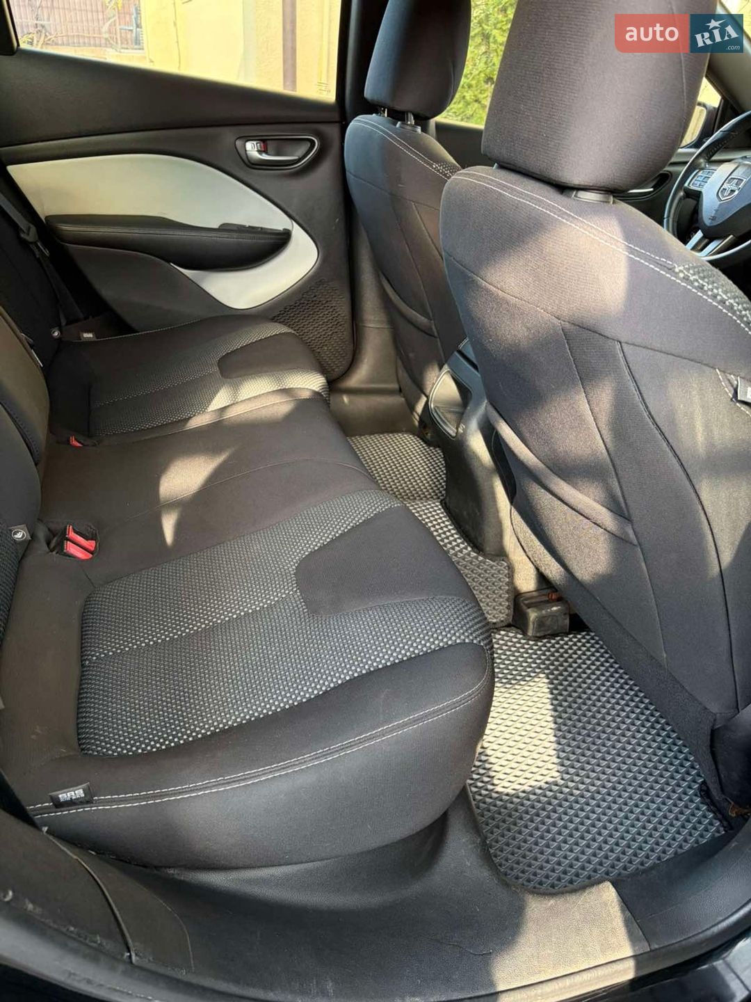 Dodge Dart 2014 VIN 1C3CDFBB3FD174587 фото оголошення 10 з 32