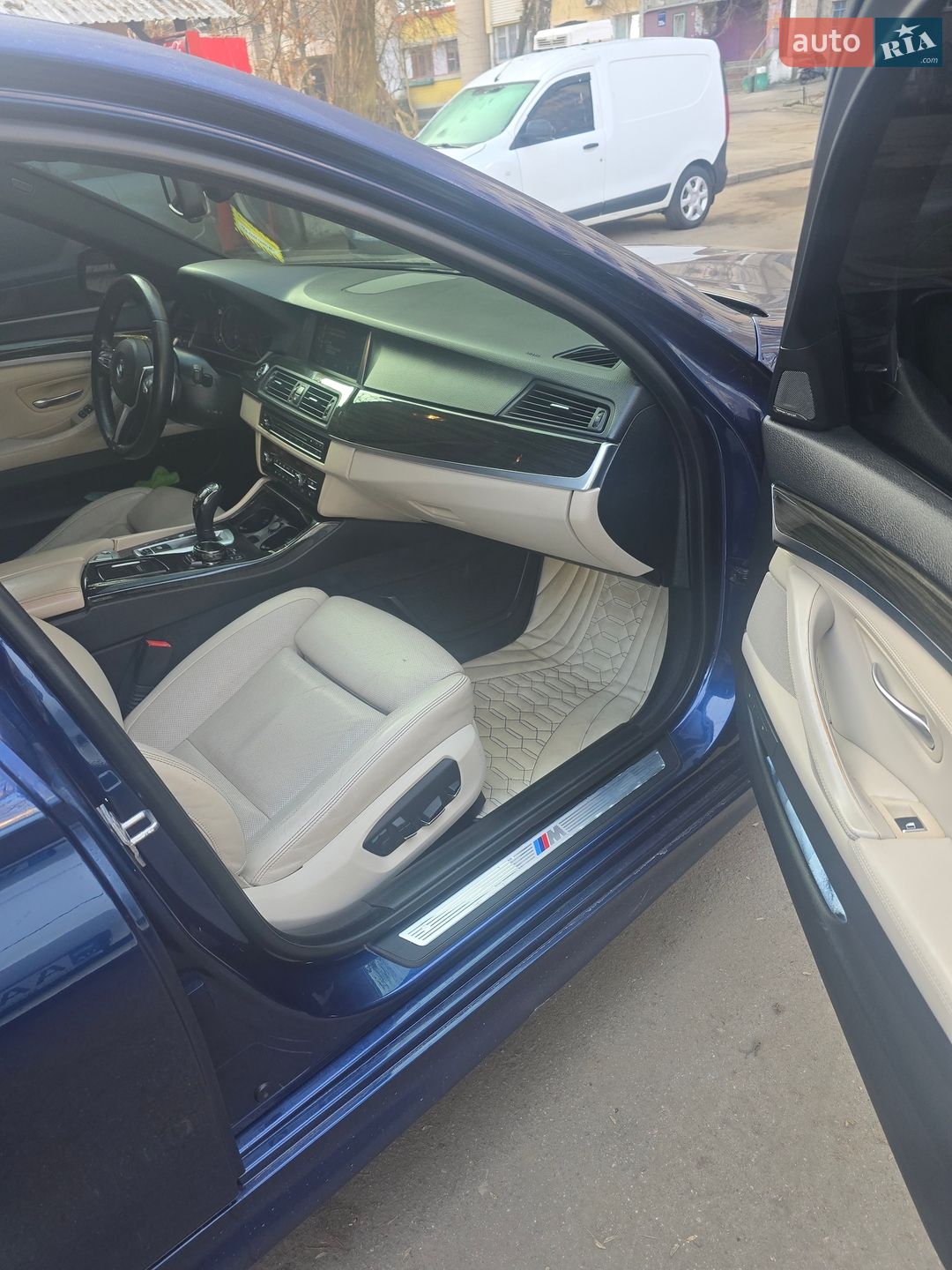 BMW 5 Series 2015 VIN WBA5B3C51FD548368 фото оголошення 16 з 34