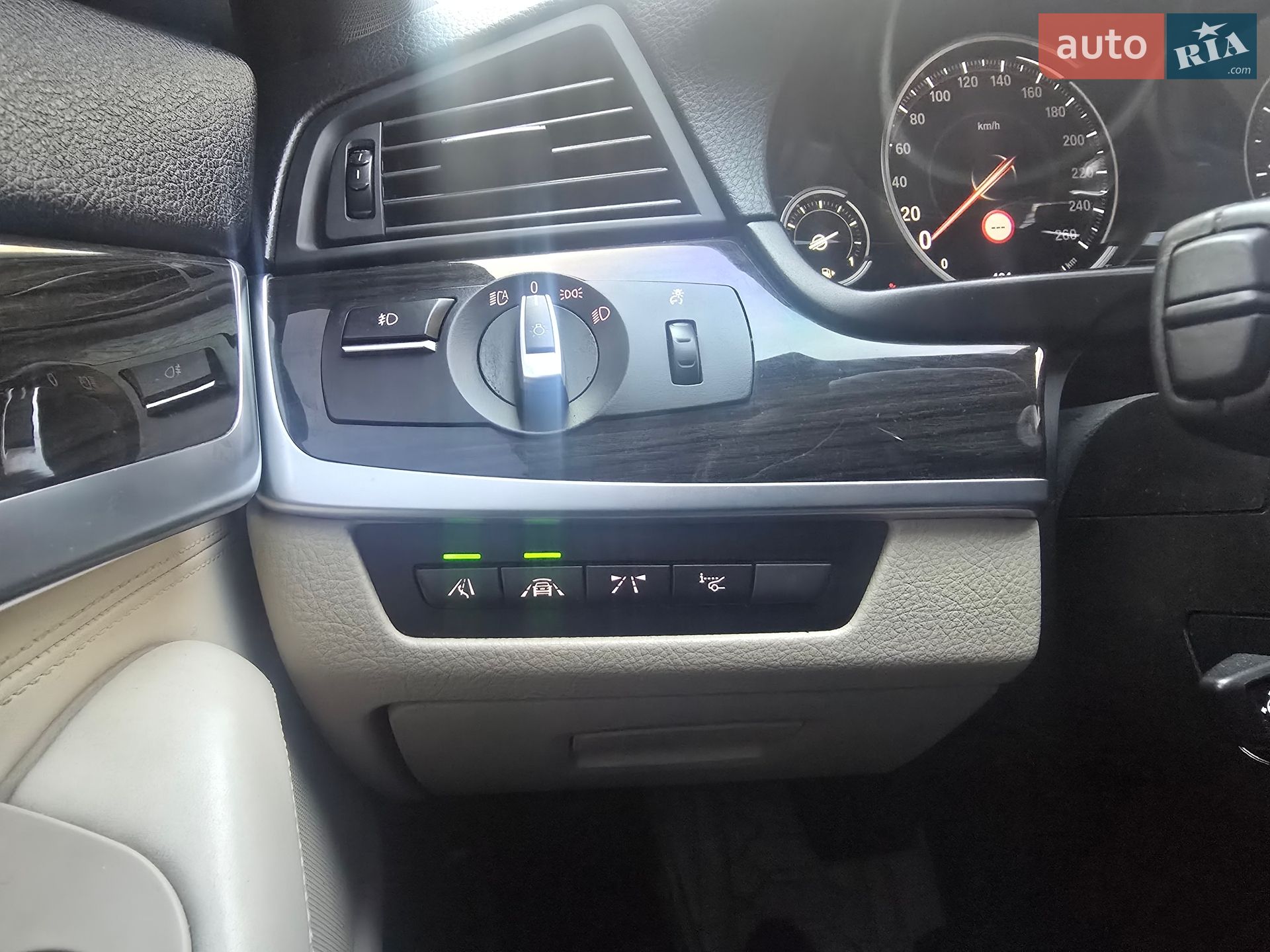BMW 5 Series 2015 VIN WBA5B3C51FD548368 фото оголошення 17 з 34