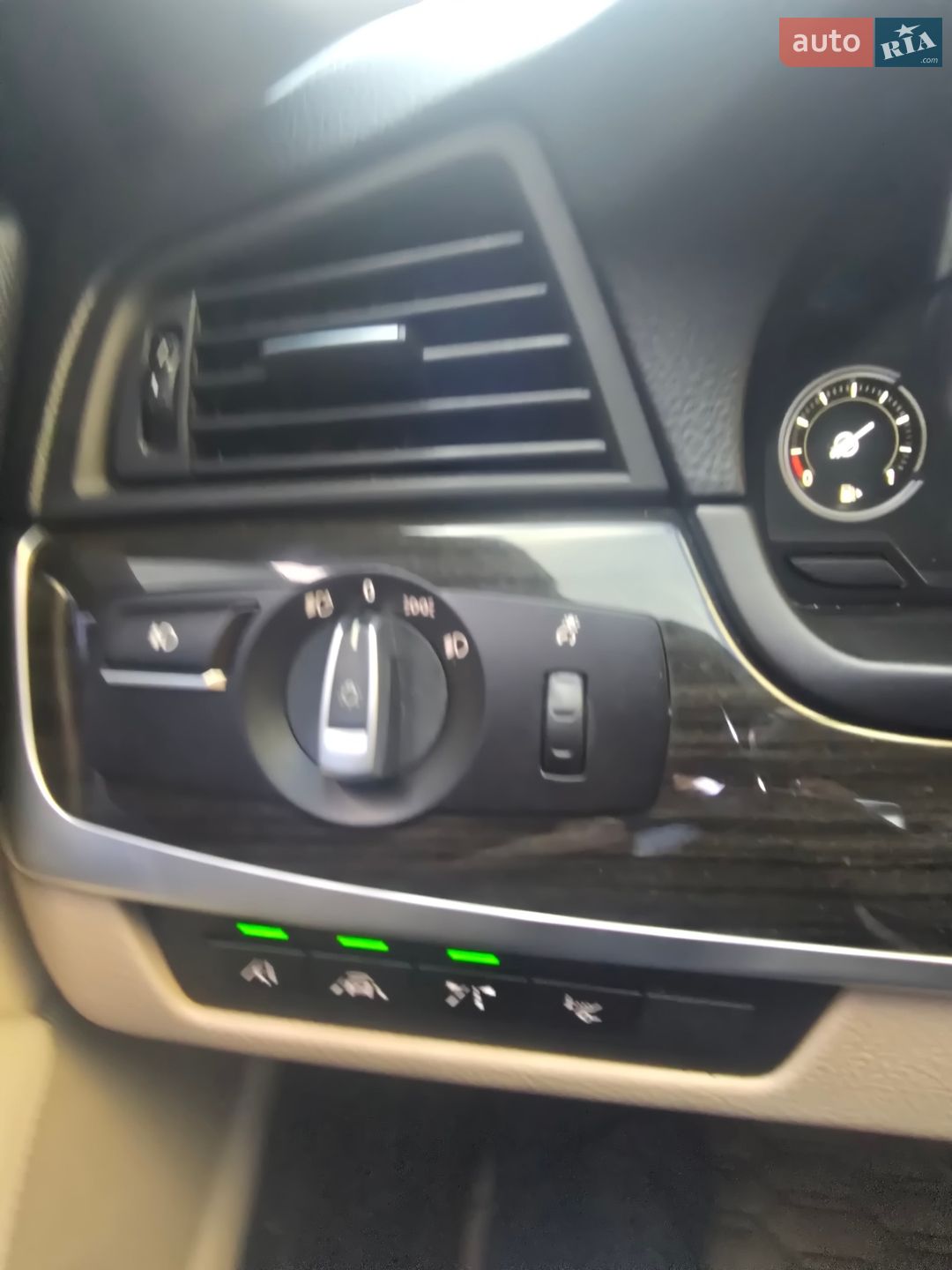 BMW 5 Series 2015 VIN WBA5B3C51FD548368 фото оголошення 19 з 34