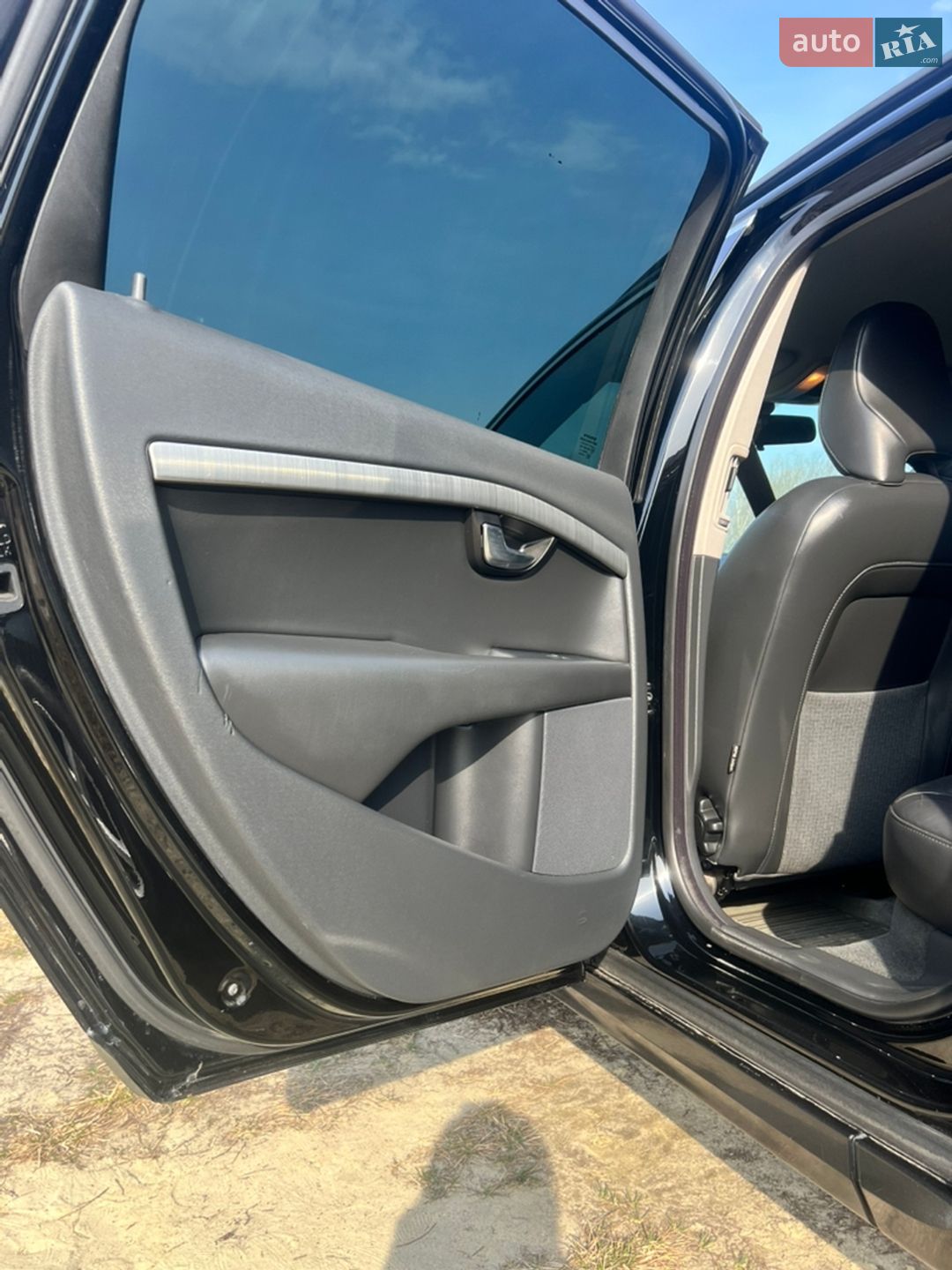 Volvo V70 2010 VIN YV1BW7241A1158207 фото оголошення 2 з 29