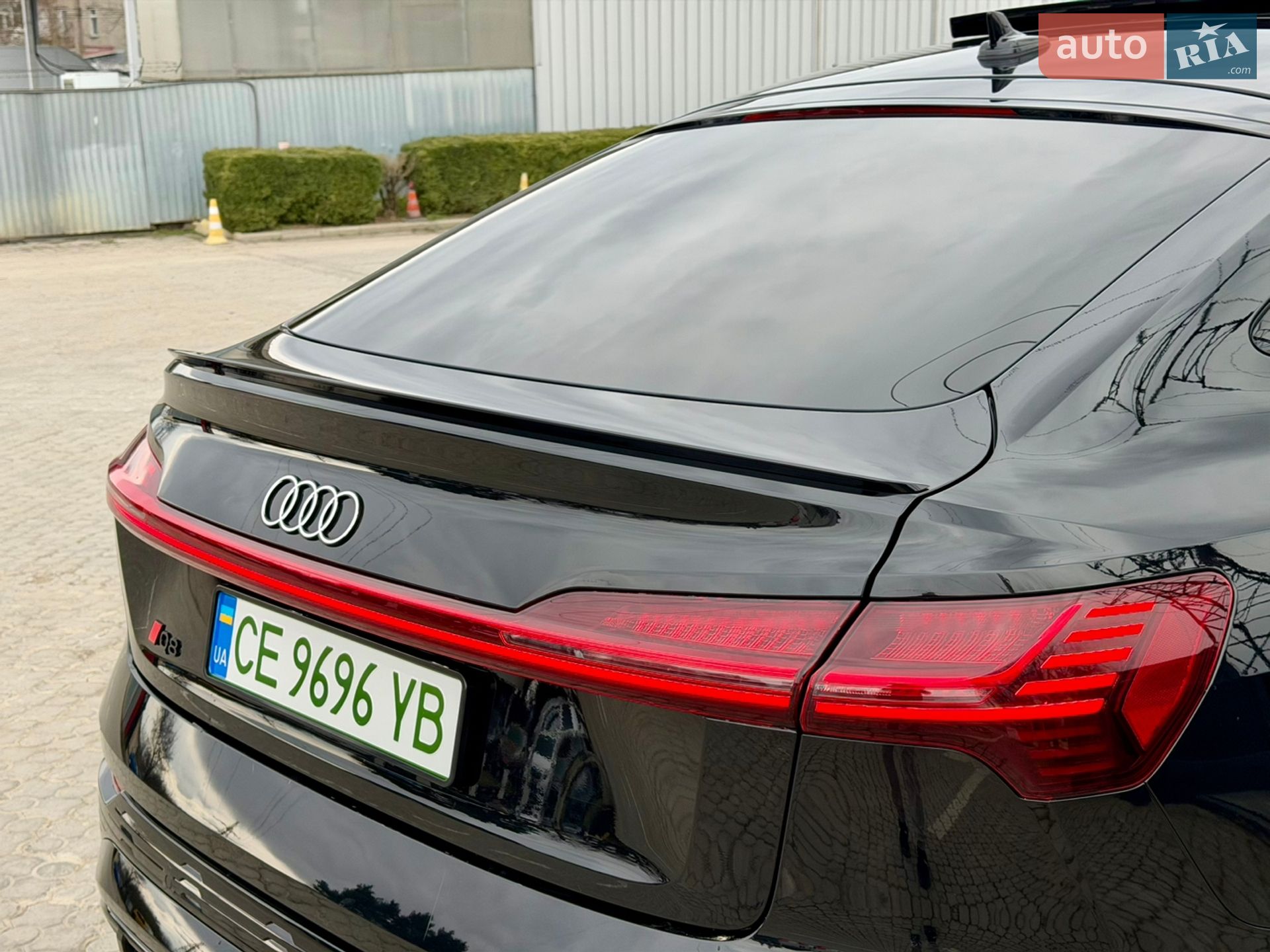 Audi Q8 Sportback e-tron 2023 VIN WA1DABGE2RB028521 фото оголошення 12 з 84