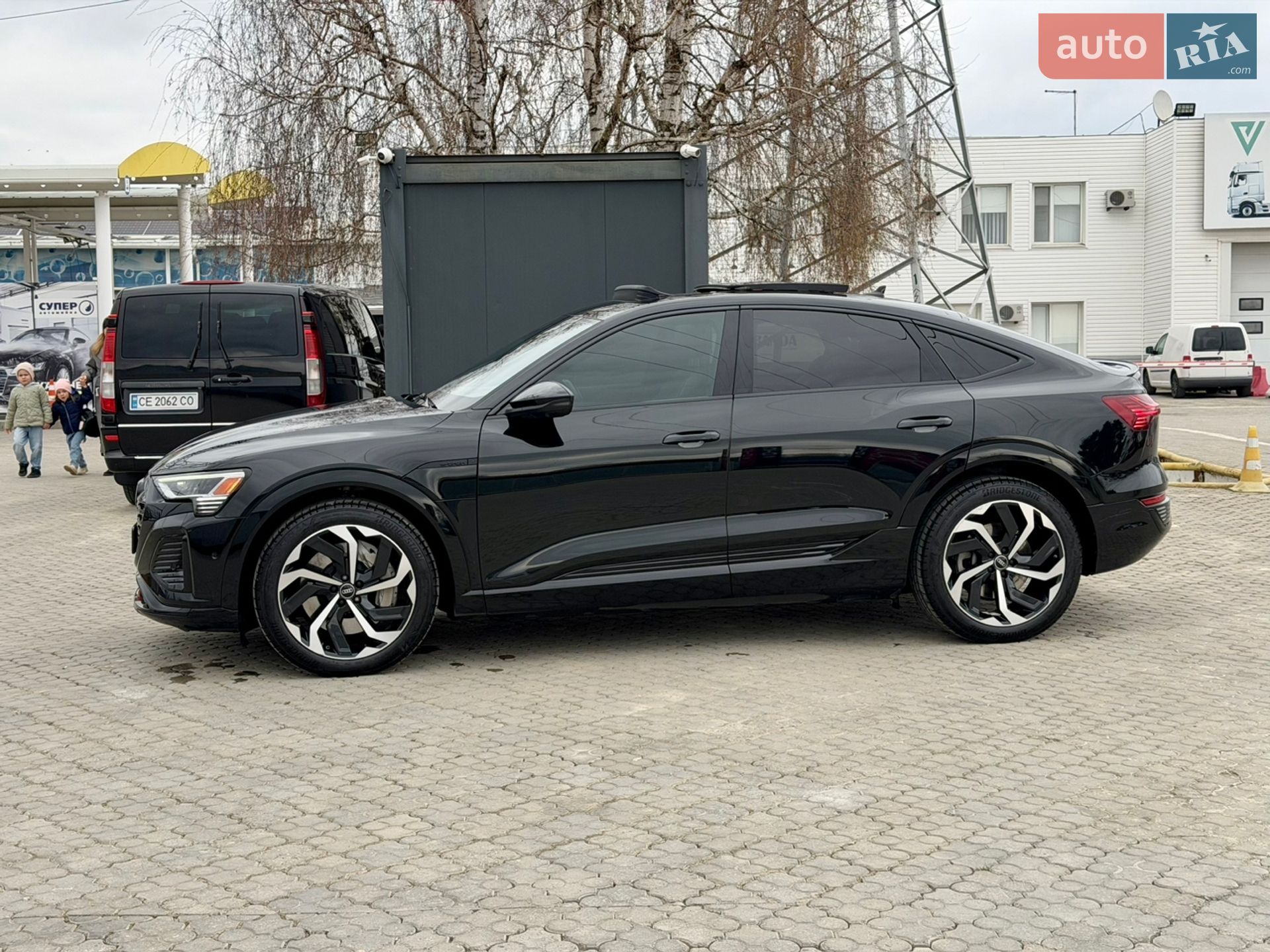 Audi Q8 Sportback e-tron 2023 VIN WA1DABGE2RB028521 фото оголошення 19 з 84
