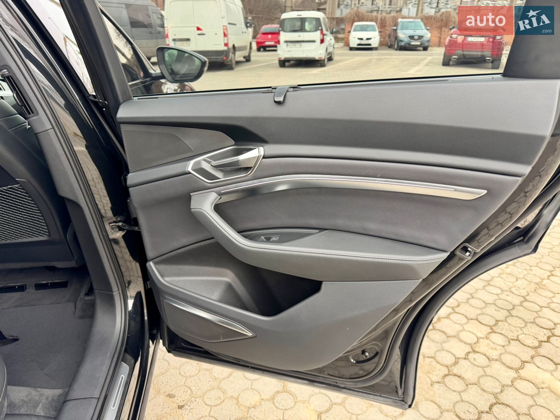 Audi Q8 Sportback e-tron 2023 VIN WA1DABGE2RB028521 фото оголошення 46 з 84