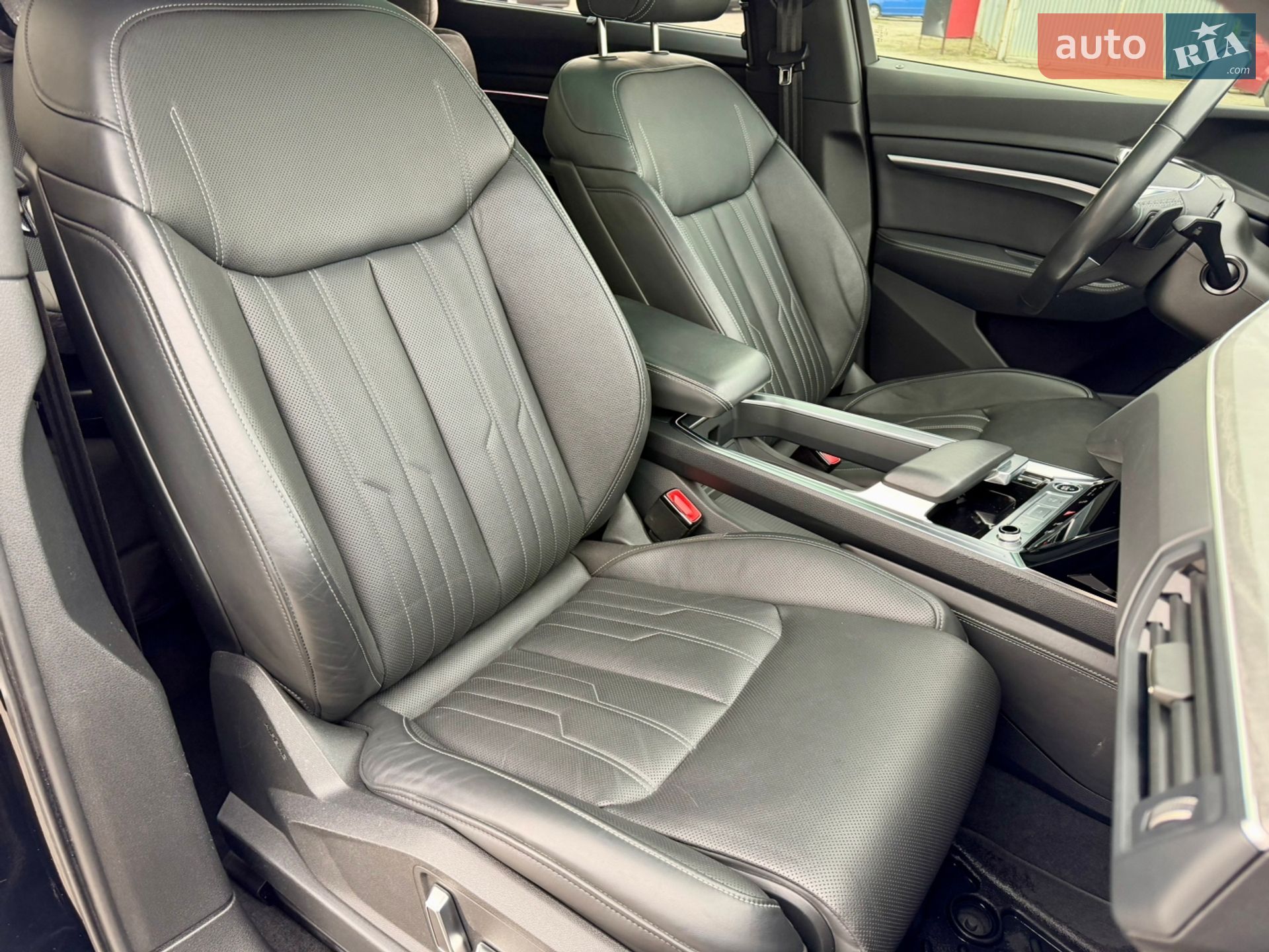 Audi Q8 Sportback e-tron 2023 VIN WA1DABGE2RB028521 фото оголошення 48 з 84