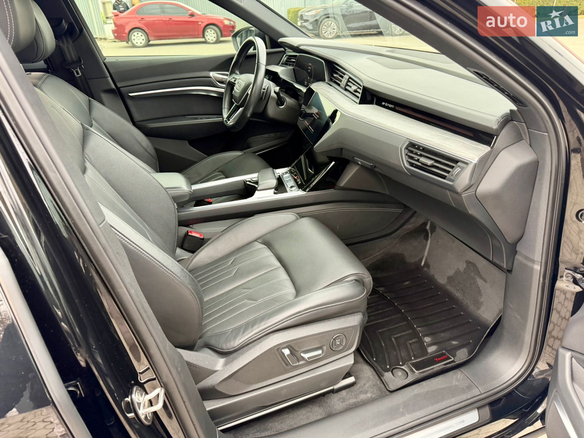 Audi Q8 Sportback e-tron 2023 VIN WA1DABGE2RB028521 фото оголошення 50 з 84