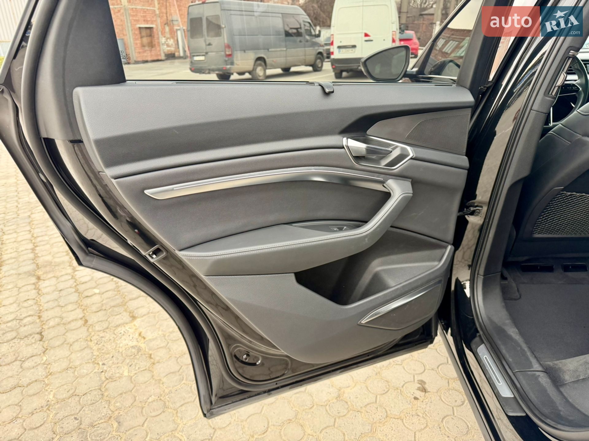 Audi Q8 Sportback e-tron 2023 VIN WA1DABGE2RB028521 фото оголошення 54 з 84