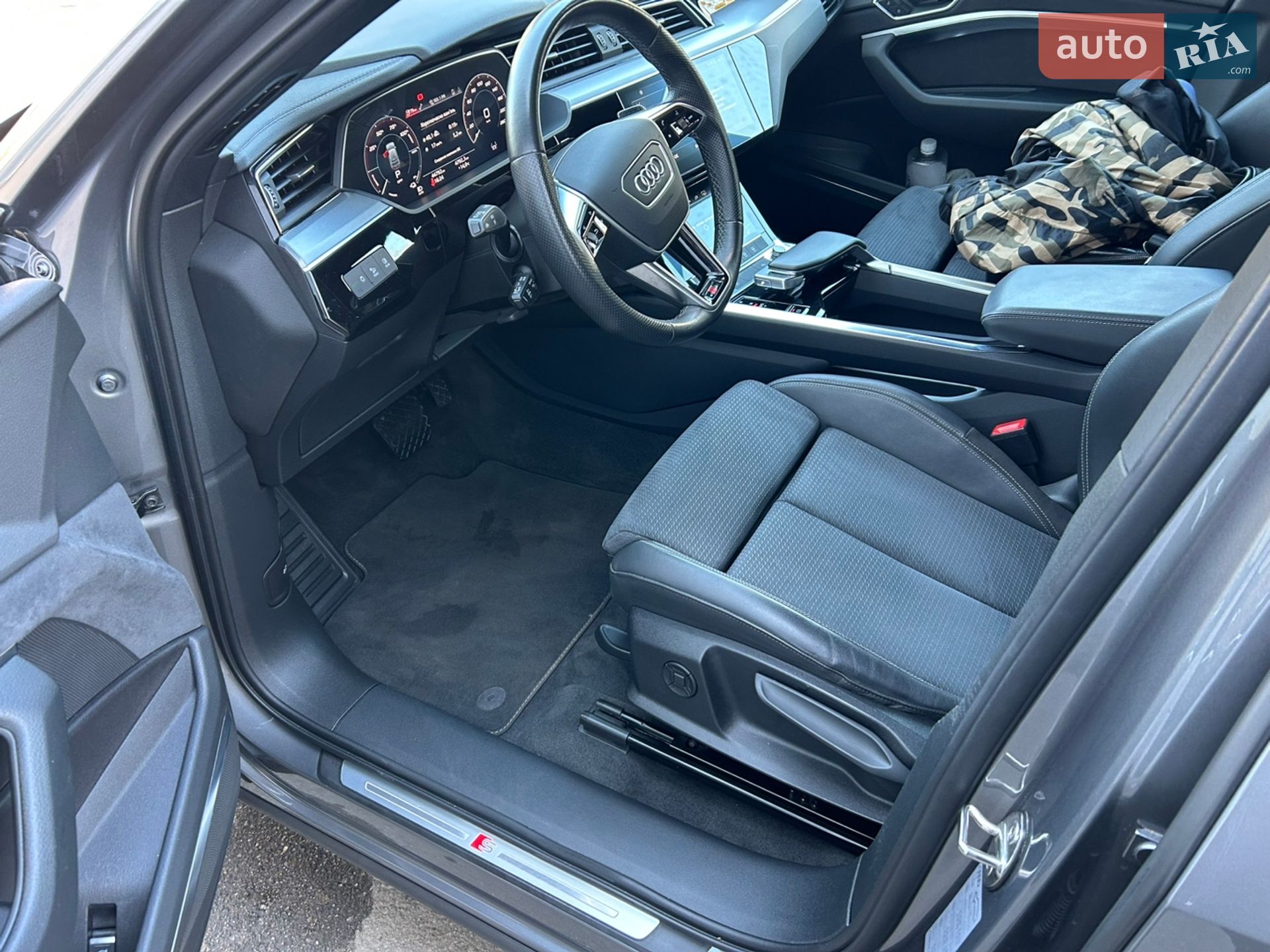 Audi e-tron Sportback 2022 VIN WAUZZZGE6PB013060 фото оголошення 22 з 43