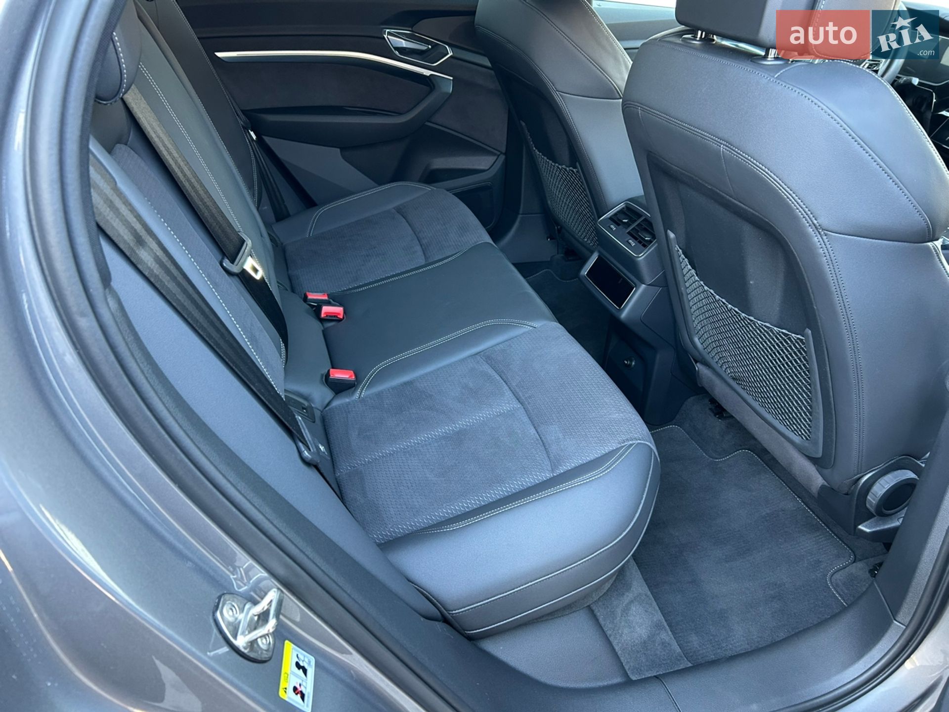 Audi e-tron Sportback 2022 VIN WAUZZZGE6PB013060 фото оголошення 24 з 43