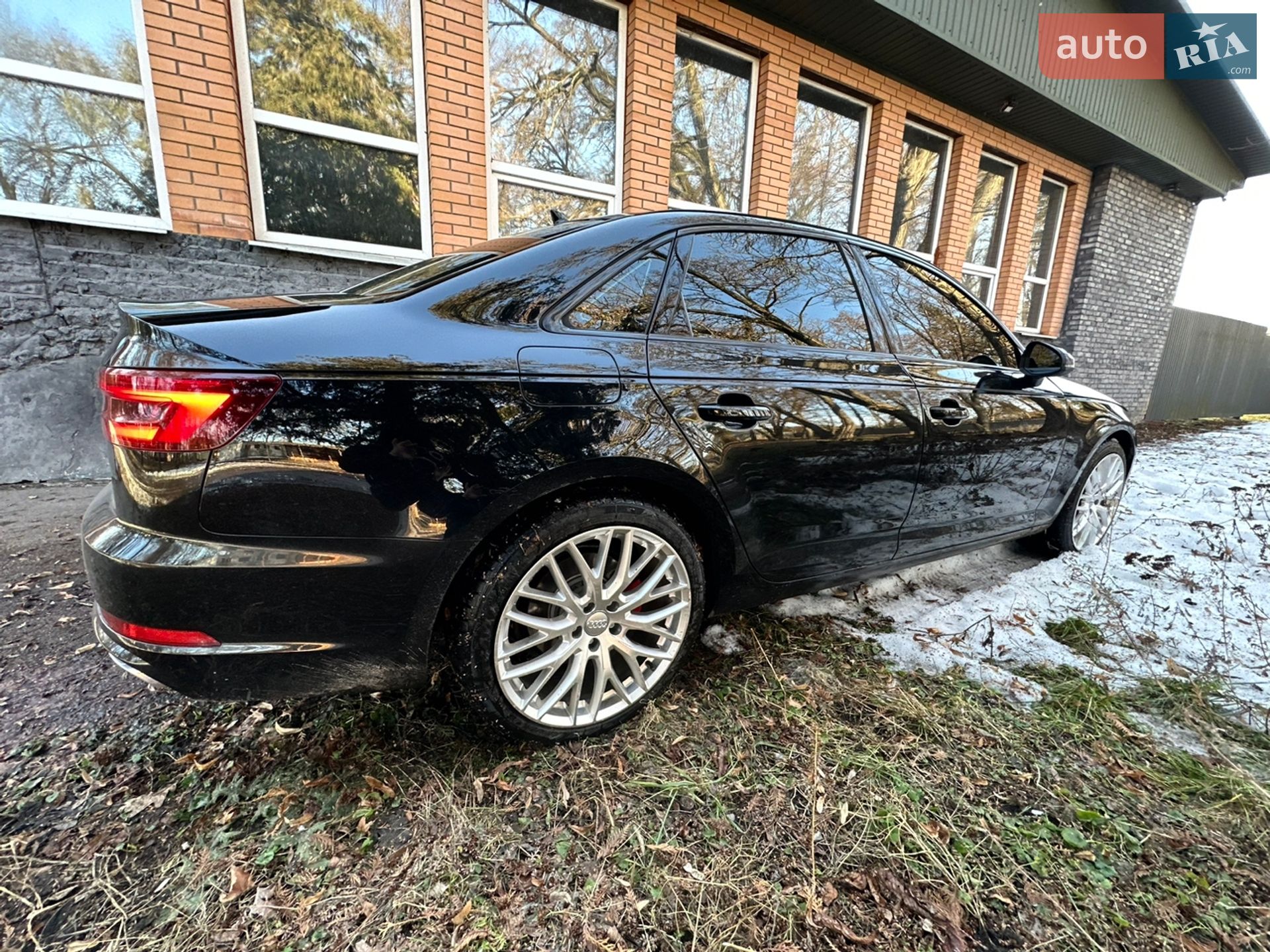 Audi A4 2018 VIN WAUGMAF47KN005332 фото оголошення 21 з 67