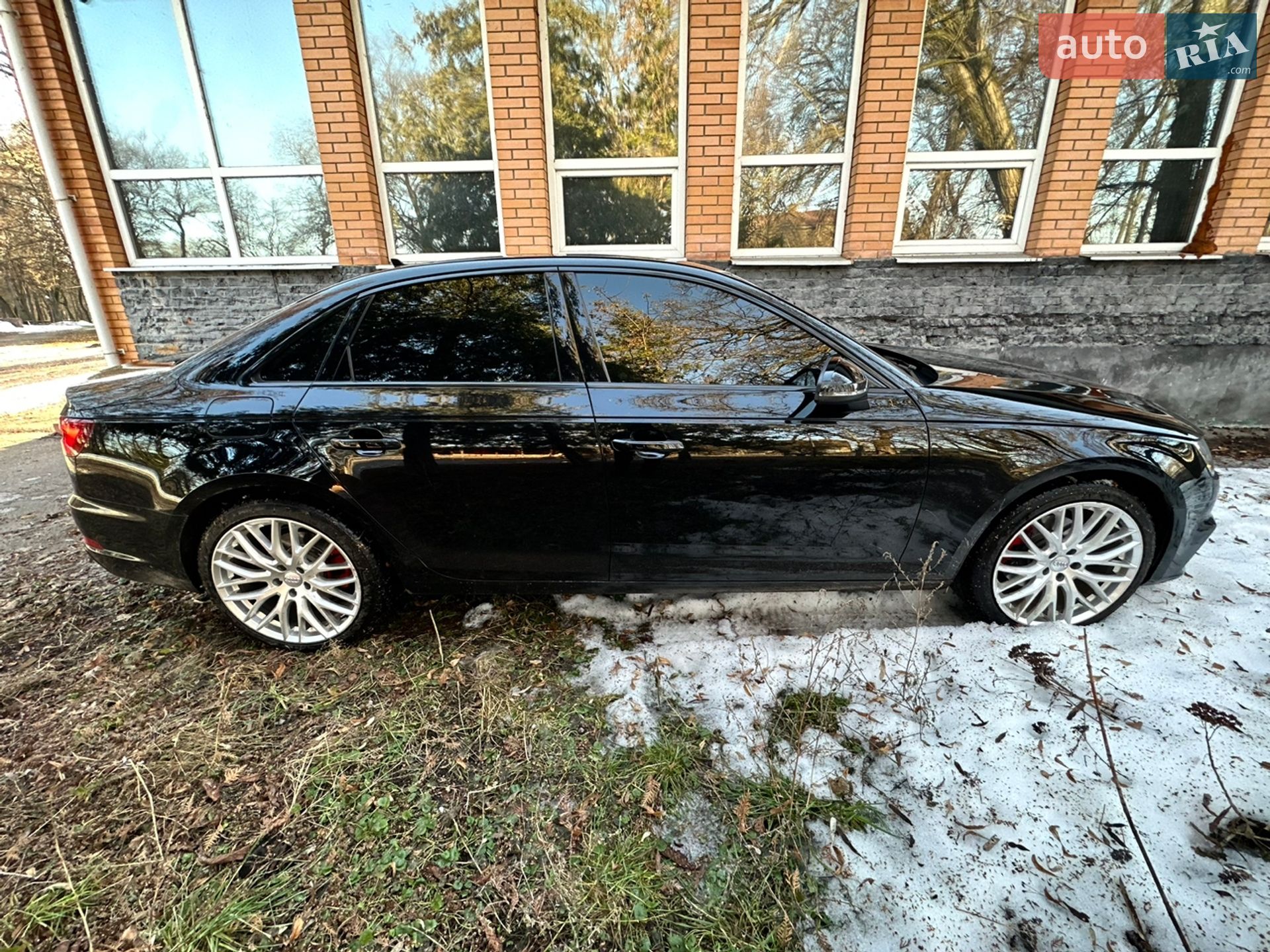 Audi A4 2018 VIN WAUGMAF47KN005332 фото оголошення 27 з 67
