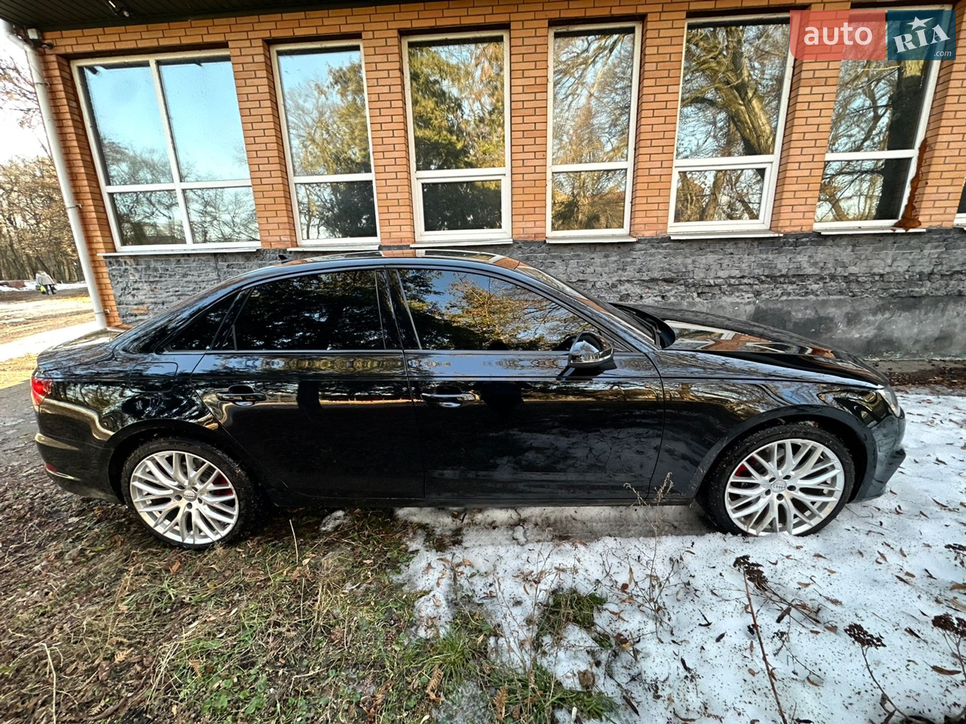 Audi A4 2018 VIN WAUGMAF47KN005332 фото оголошення 29 з 67
