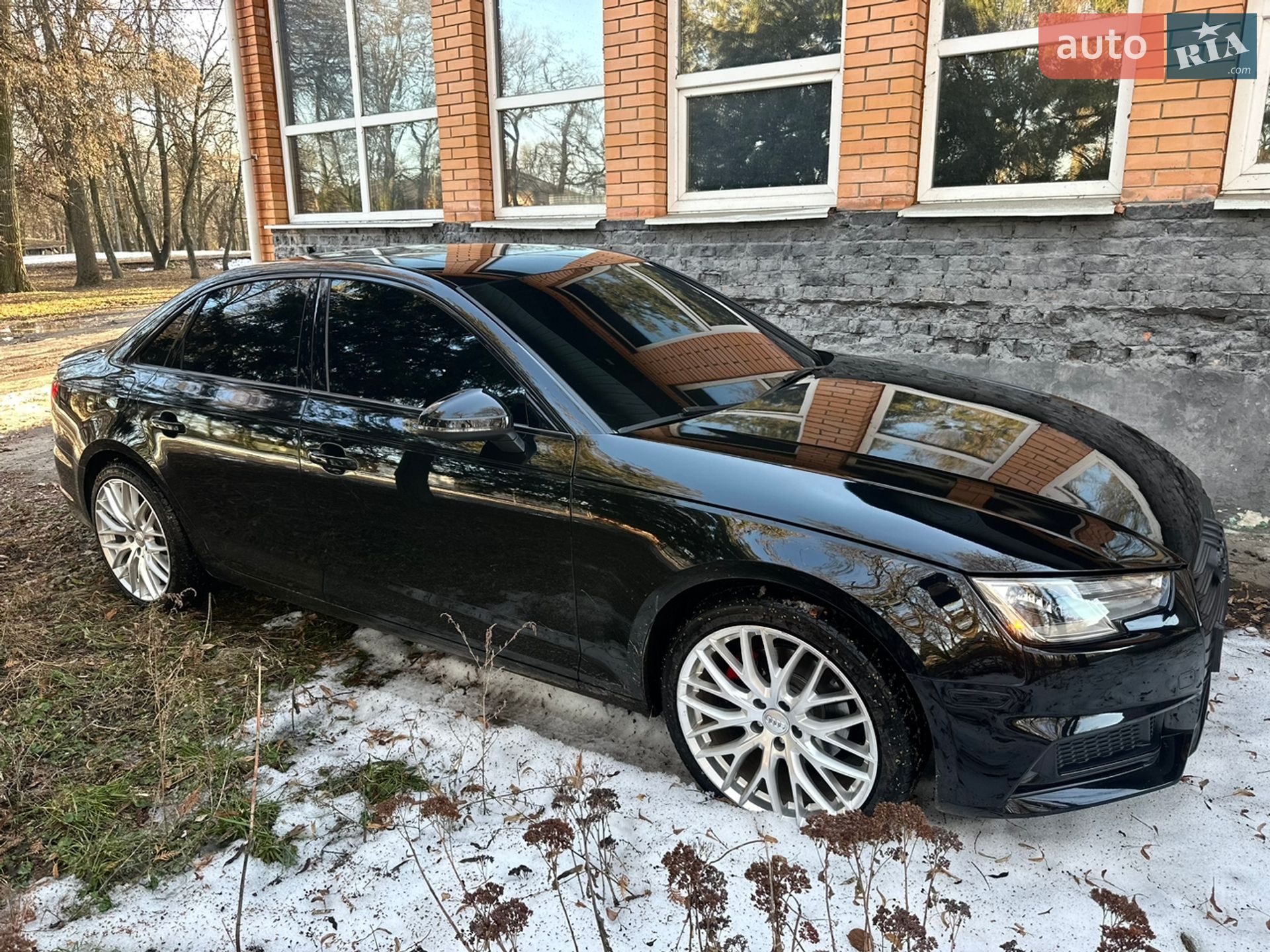 Audi A4 2018 VIN WAUGMAF47KN005332 фото оголошення 30 з 67