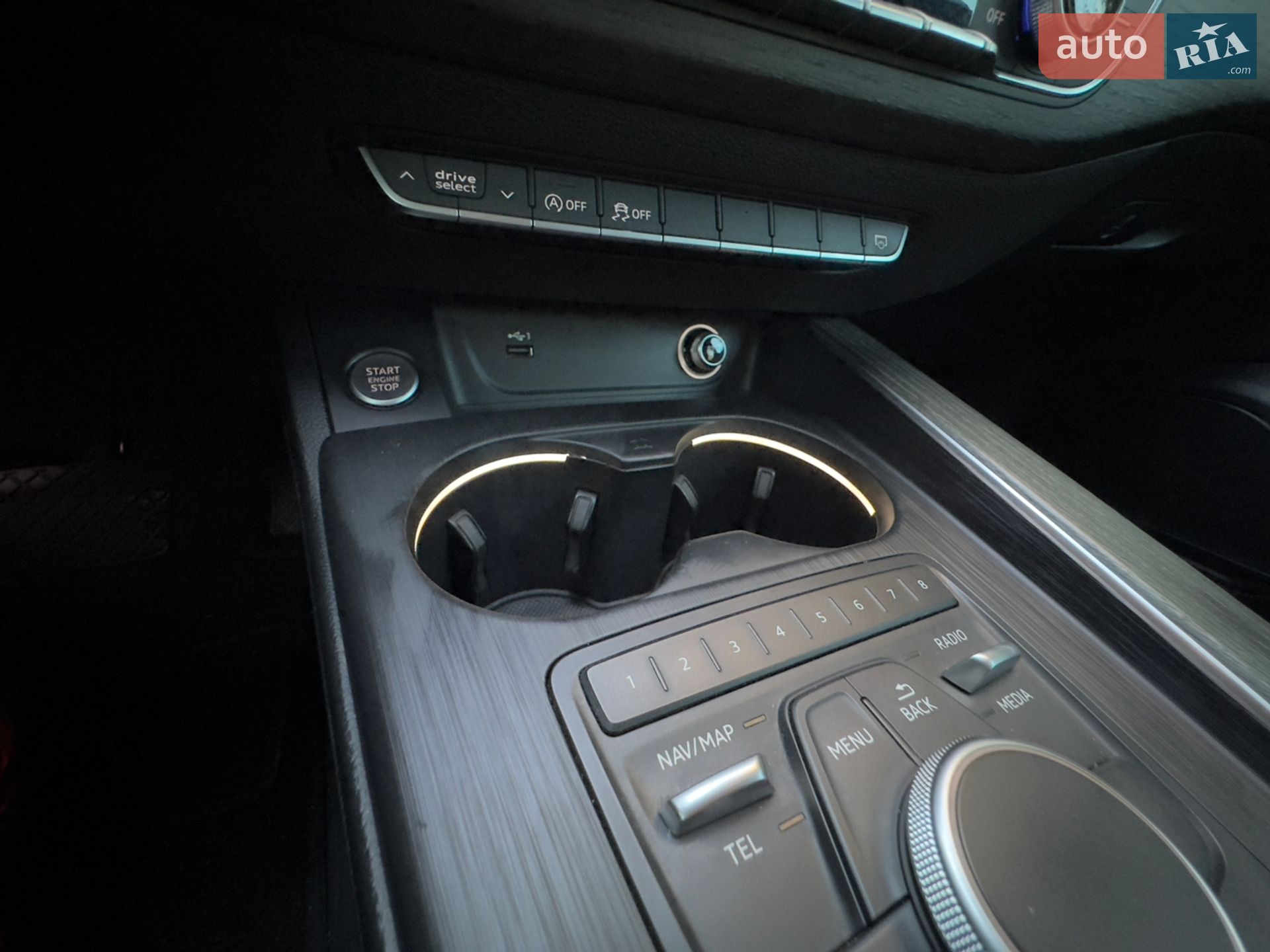 Audi A4 2018 VIN WAUGMAF47KN005332 фото оголошення 44 з 67