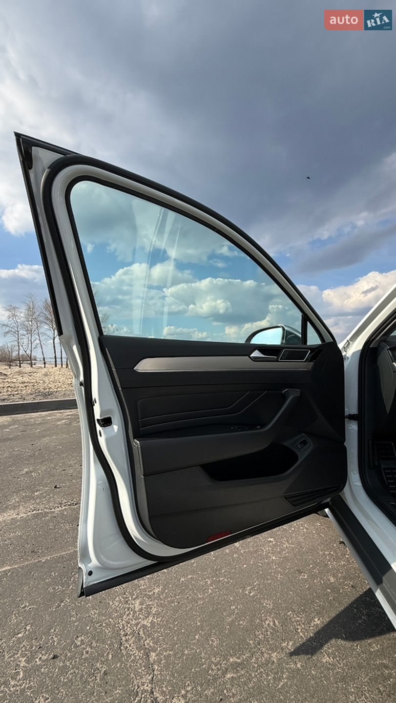Volkswagen Passat Alltrack 2020 VIN WVWZZZ3CZLE100505 фото оголошення 11 з 13