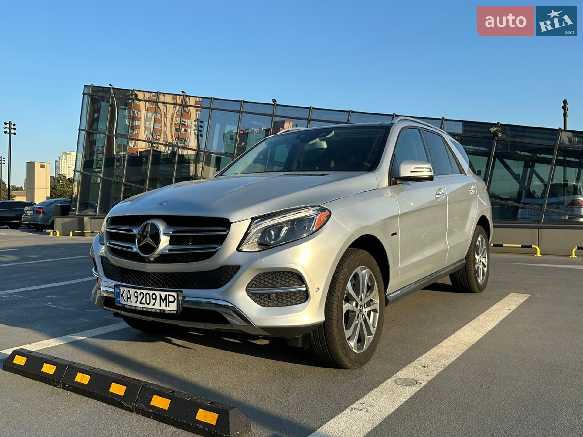 Mercedes-Benz GLE-Class 2018 VIN 4JGDA6DB1JB098342 фото оголошення 3 з 68