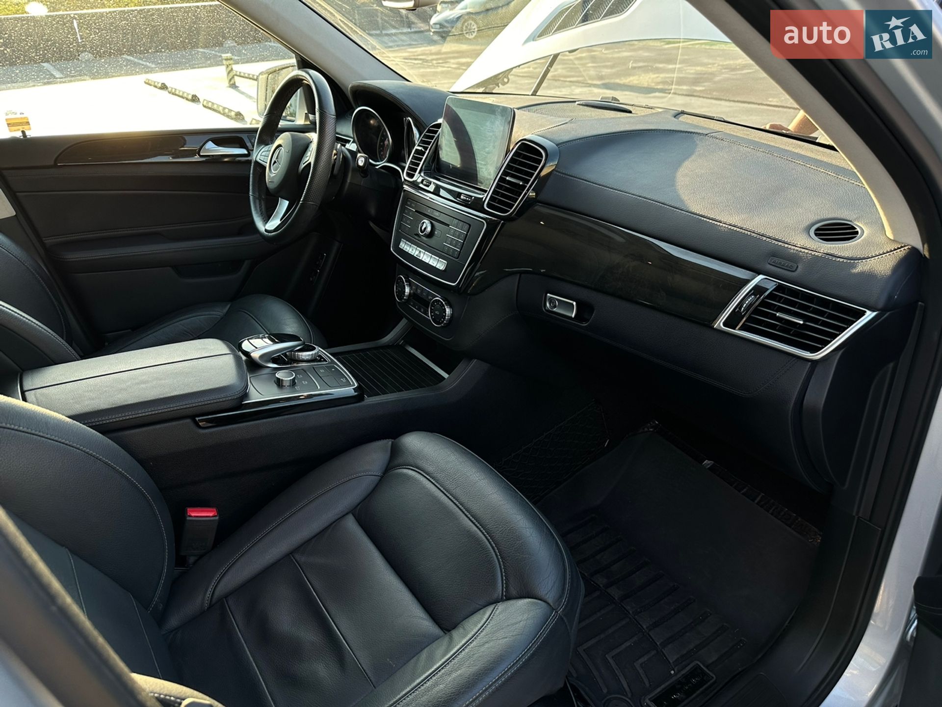 Mercedes-Benz GLE-Class 2018 VIN 4JGDA6DB1JB098342 фото оголошення 14 з 68