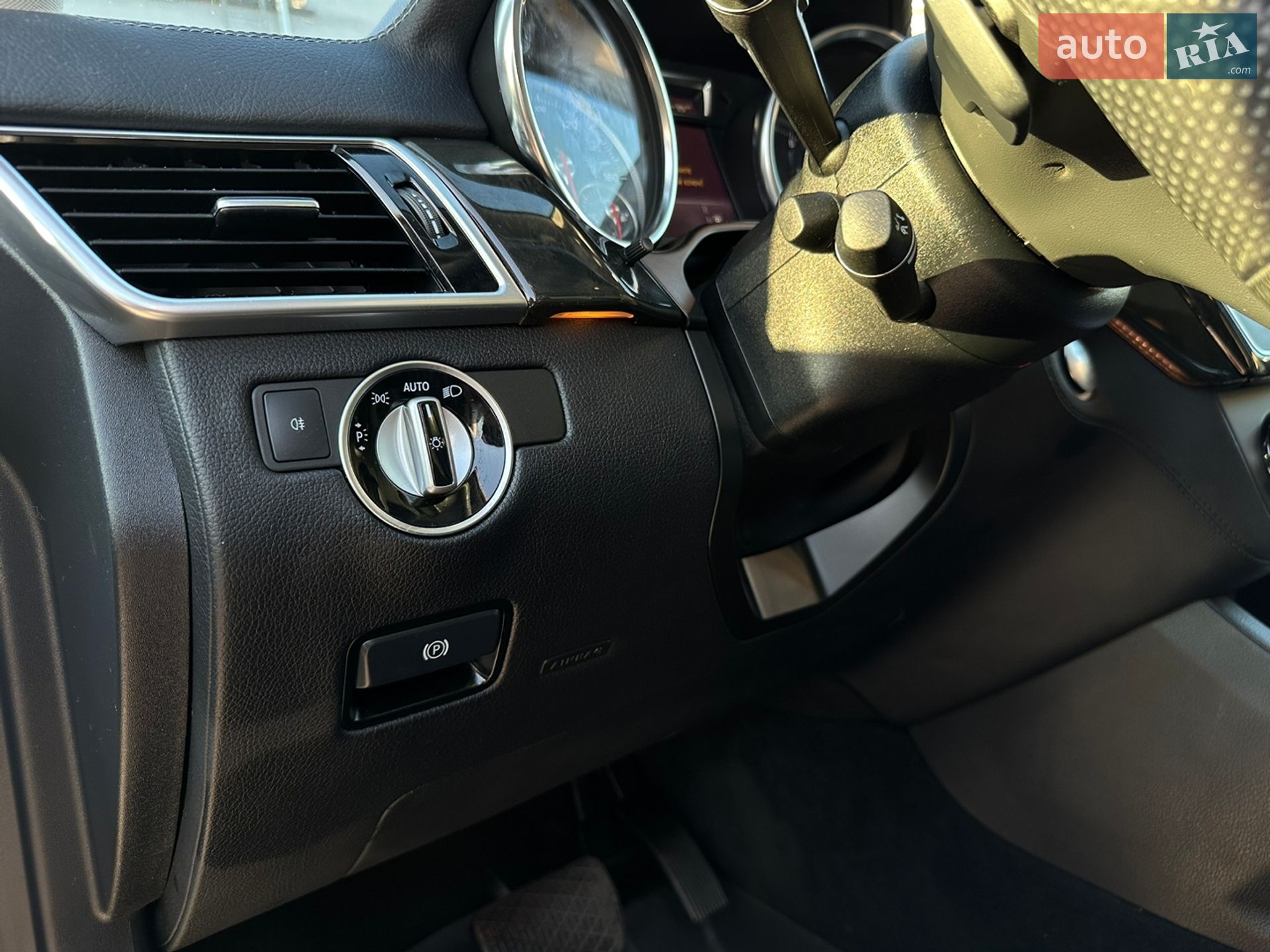 Mercedes-Benz GLE-Class 2018 VIN 4JGDA6DB1JB098342 фото оголошення 36 з 68