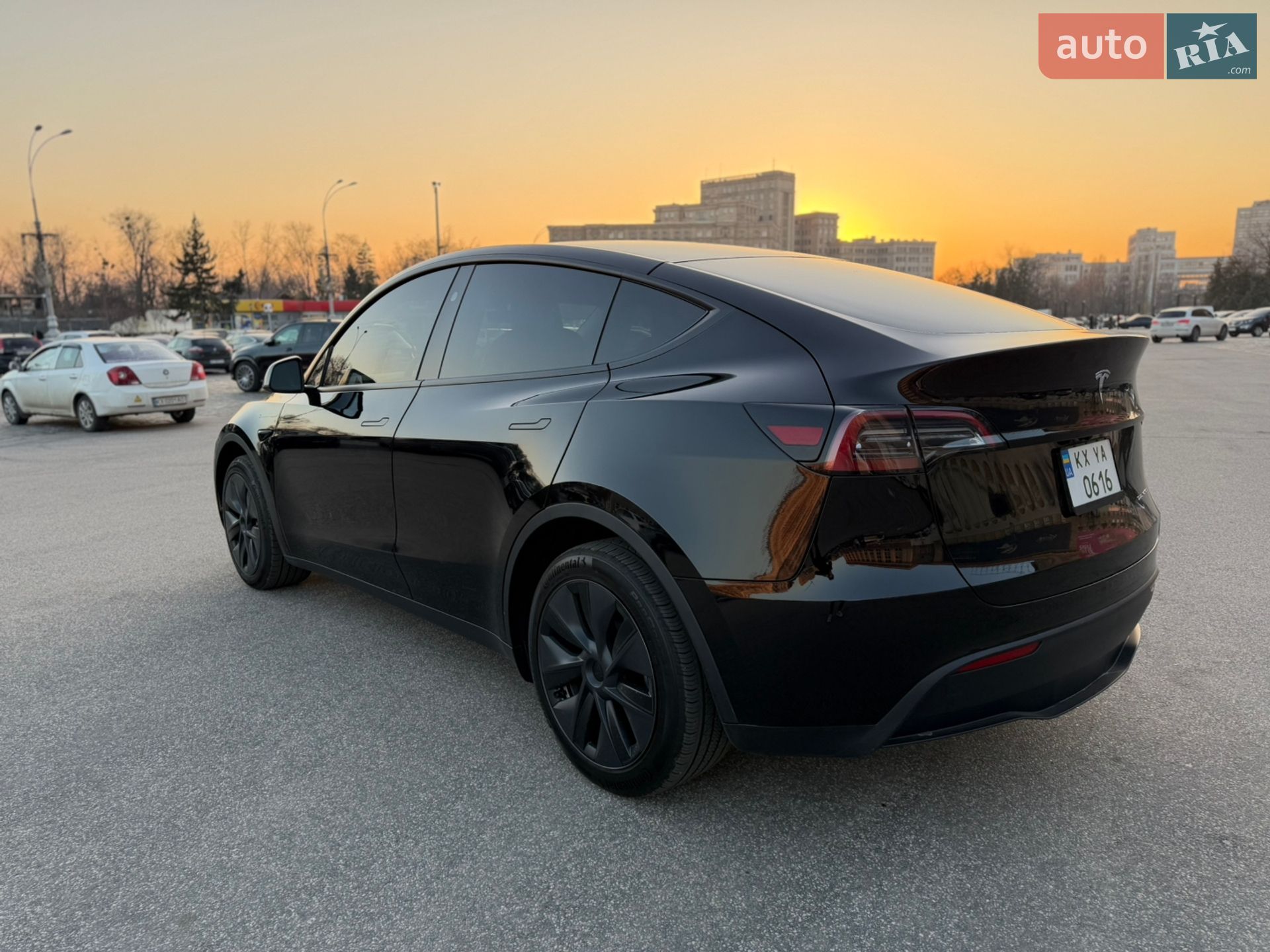 Tesla Model Y 2024 VIN 7SAYGAEE1SF217895 фото оголошення 10 з 24