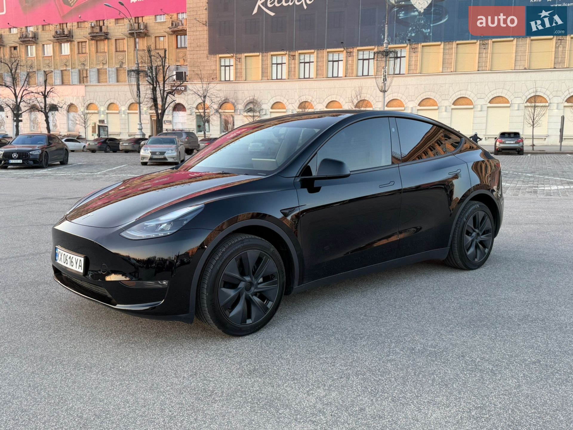 Tesla Model Y 2024 VIN 7SAYGAEE1SF217895 фото оголошення 3 з 24