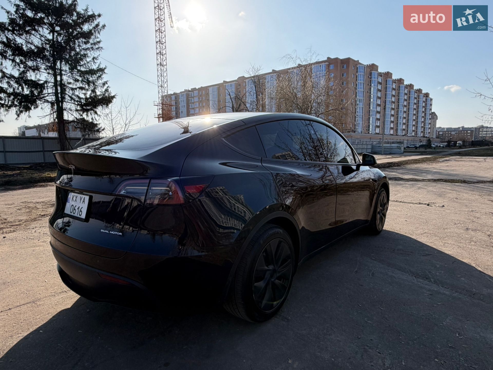 Tesla Model Y 2024 VIN 7SAYGAEE1SF217895 фото оголошення 9 з 24