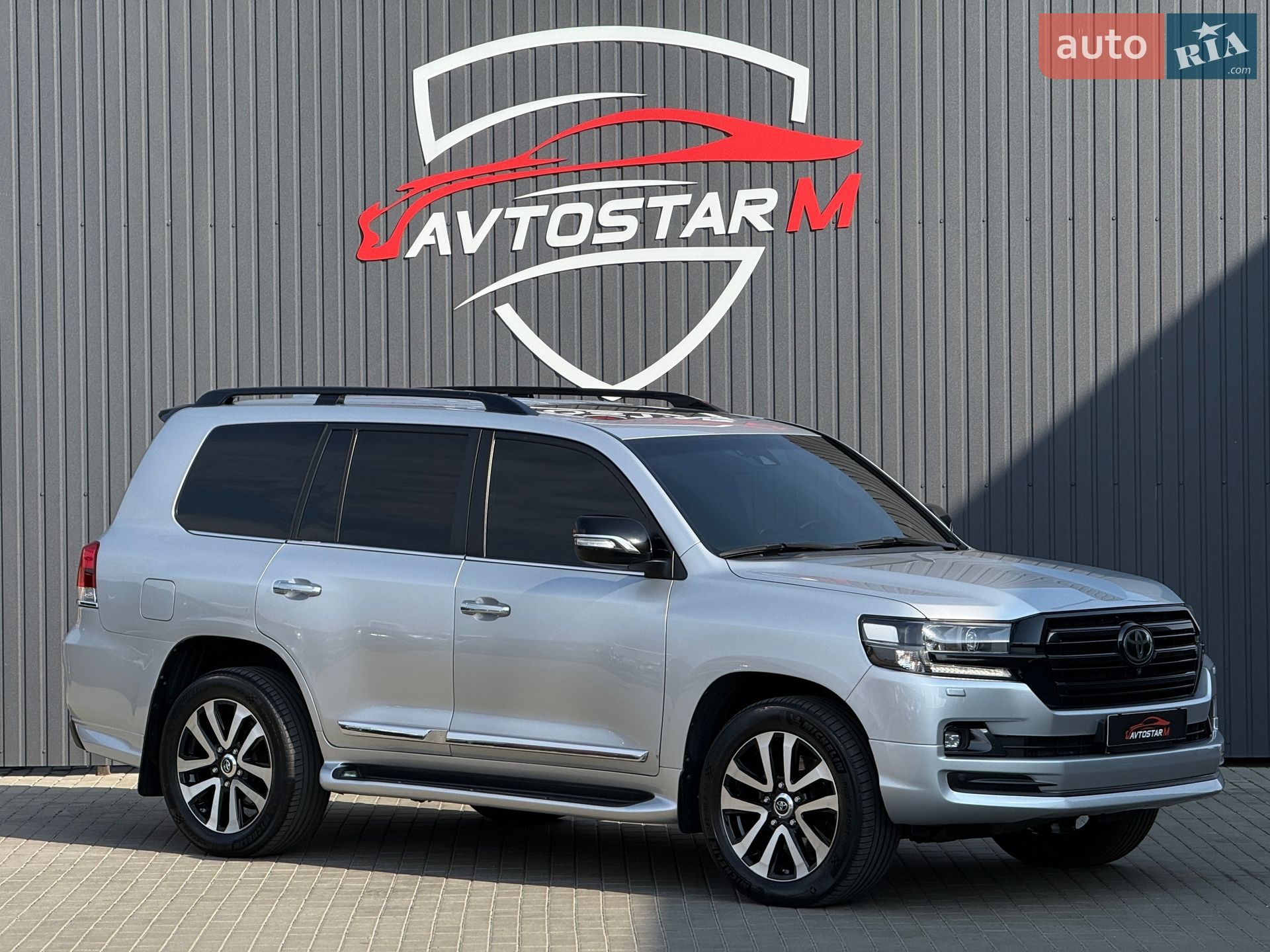 Toyota Land Cruiser 2018 VIN JTMCV02J304258364 фото оголошення 9 з 77