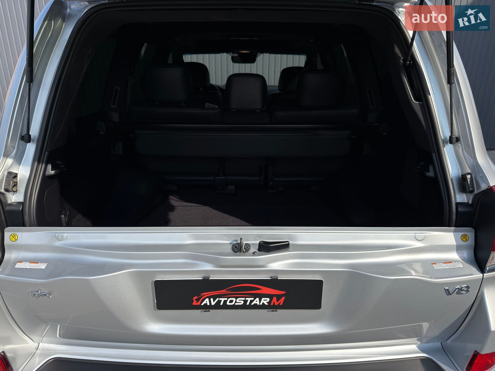 Toyota Land Cruiser 2018 VIN JTMCV02J304258364 фото оголошення 24 з 77