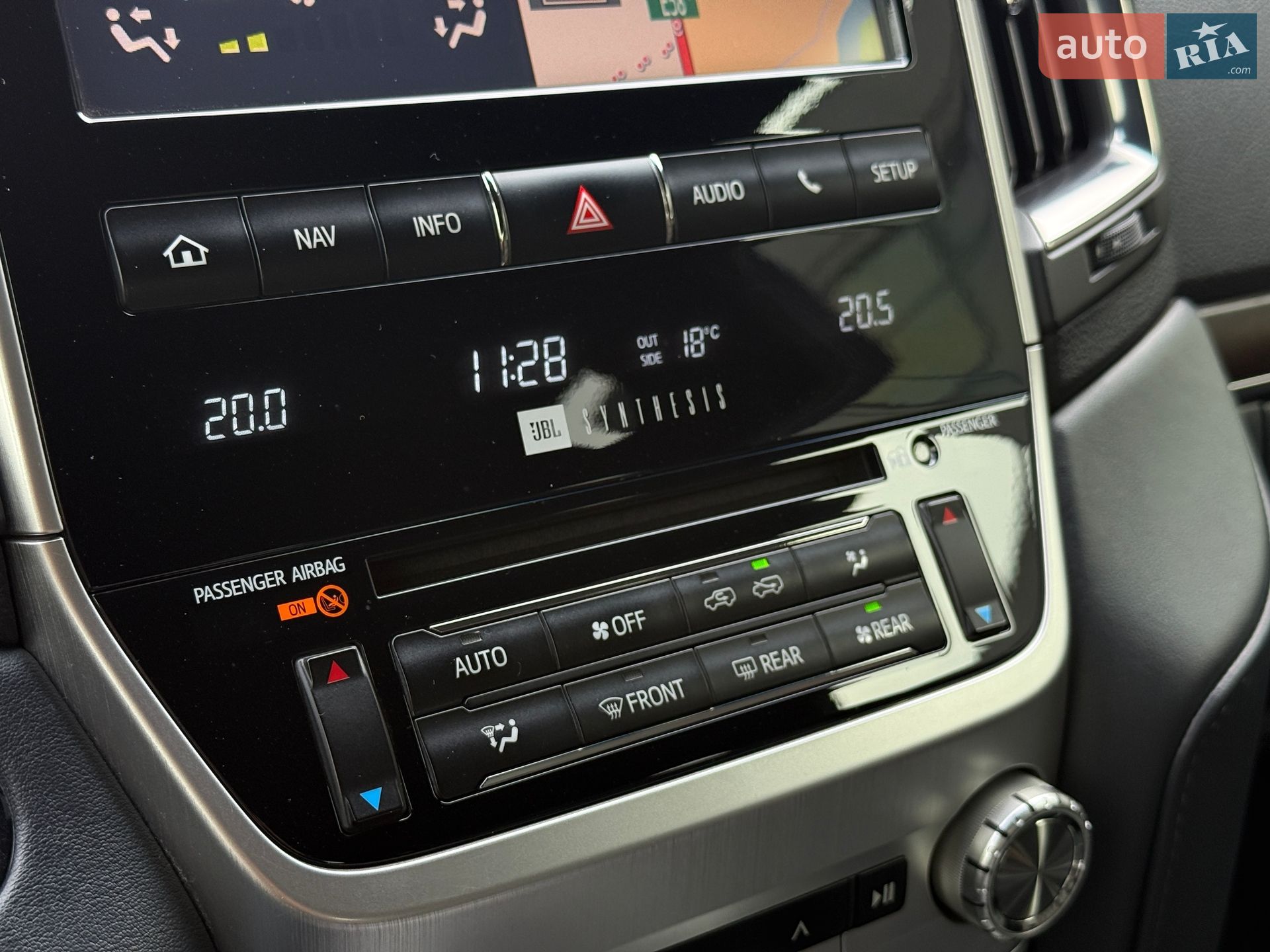 Toyota Land Cruiser 2018 VIN JTMCV02J304258364 фото оголошення 42 з 77