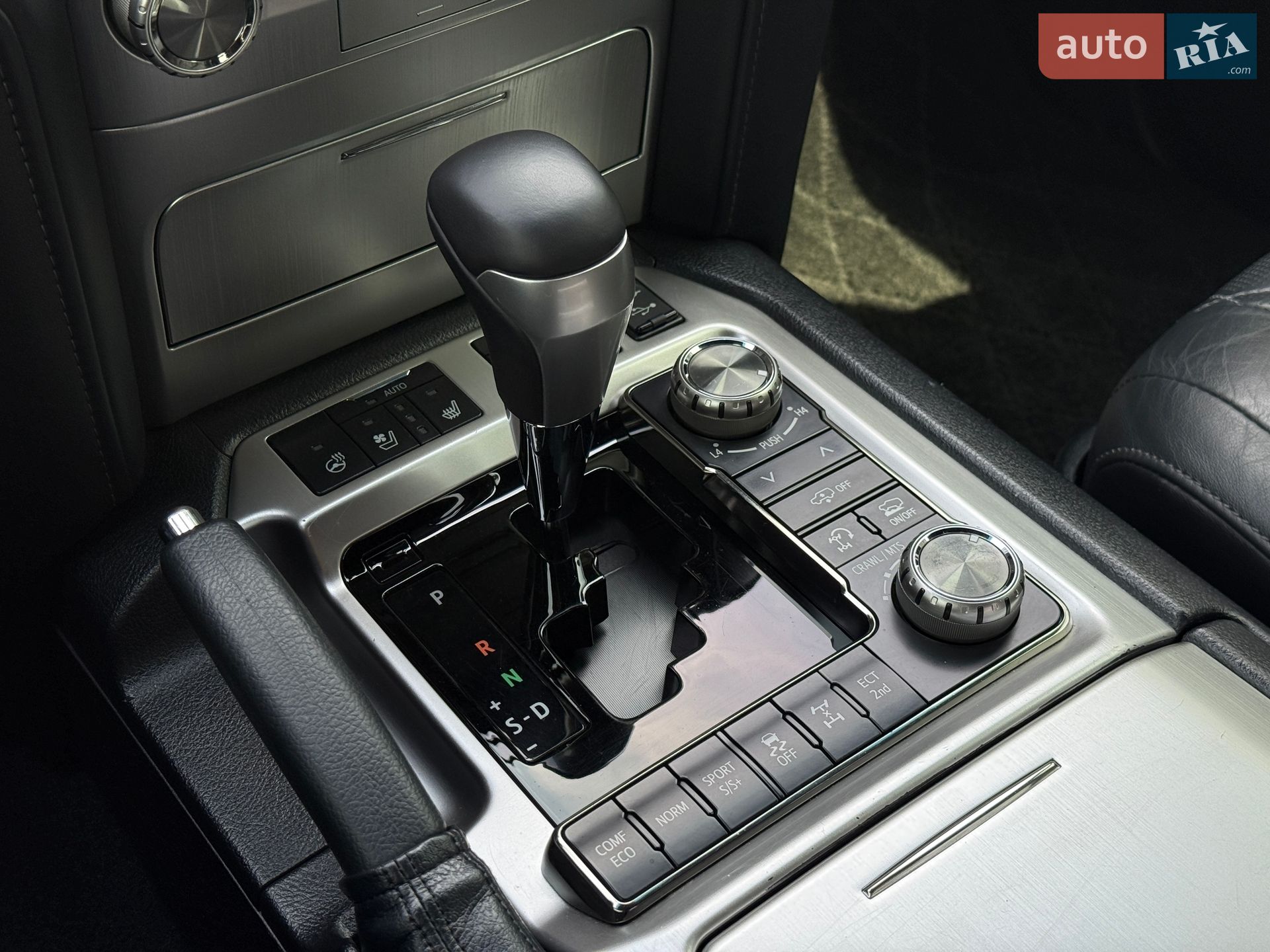 Toyota Land Cruiser 2018 VIN JTMCV02J304258364 фото оголошення 45 з 77