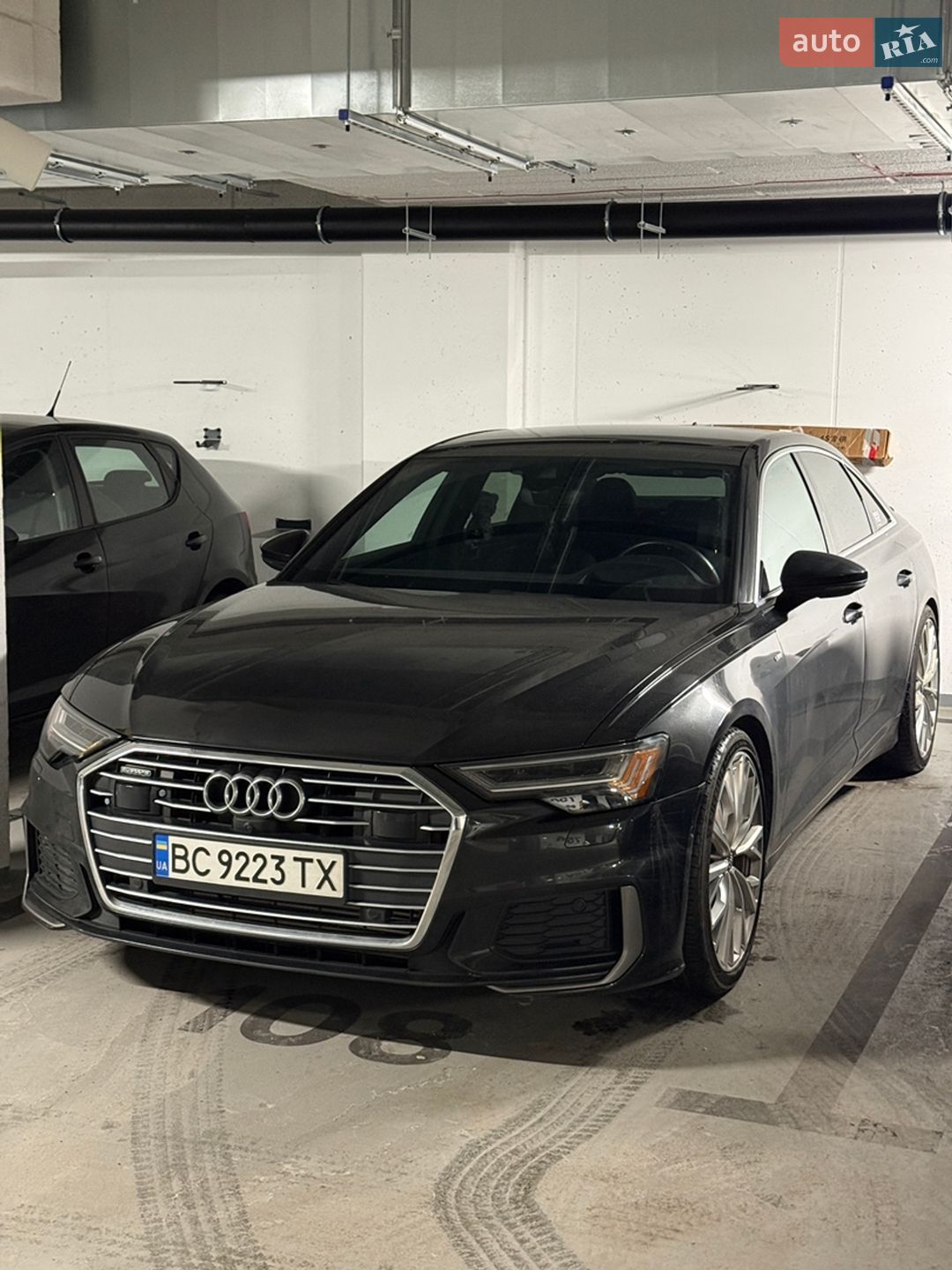 Audi A6 2018 VIN WAUM2AF20KN036462 фото оголошення 3 з 16