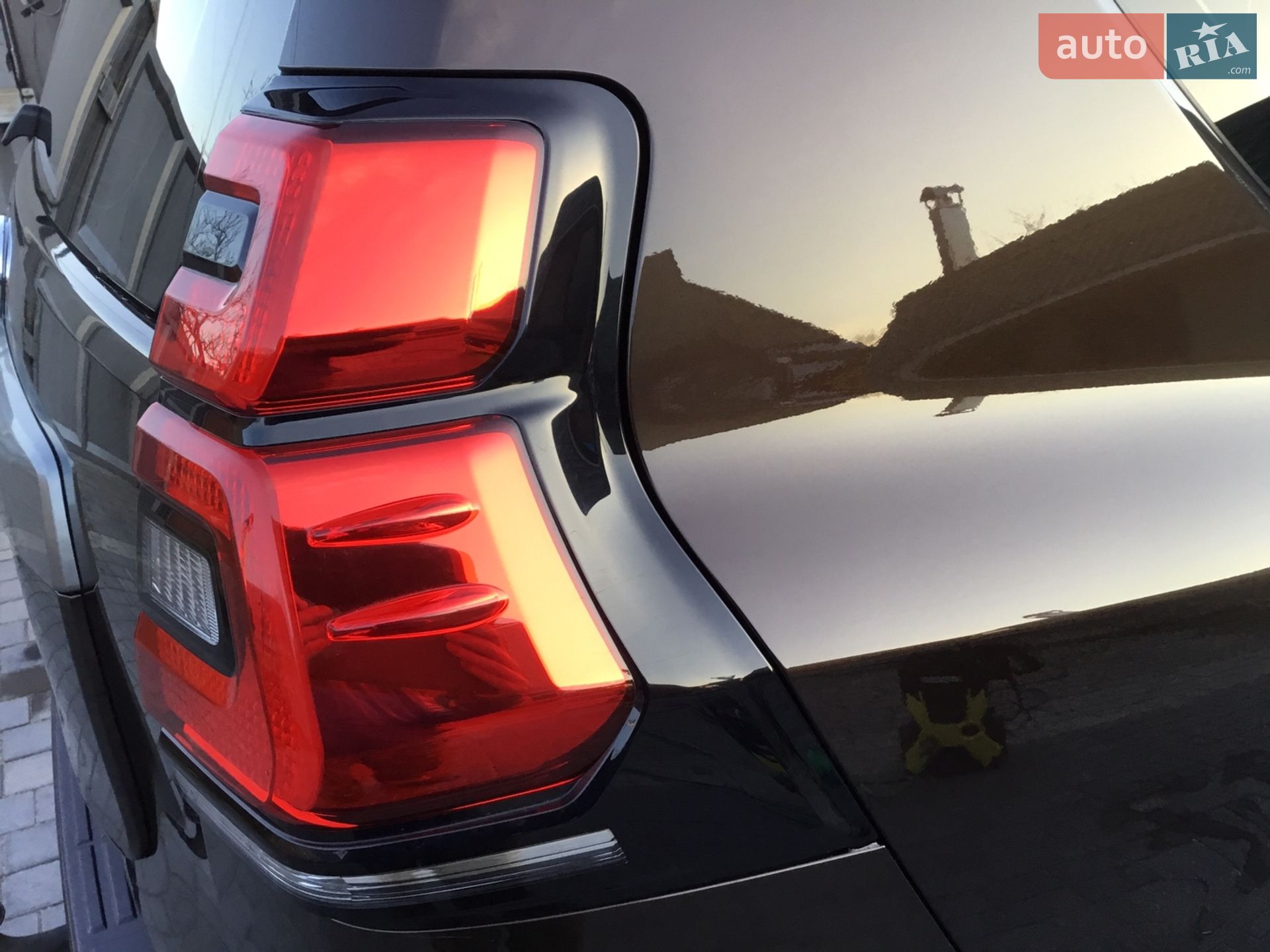 Toyota Land Cruiser Prado 2019 VIN JTEBR3FJX0K128441 фото оголошення 12 з 37