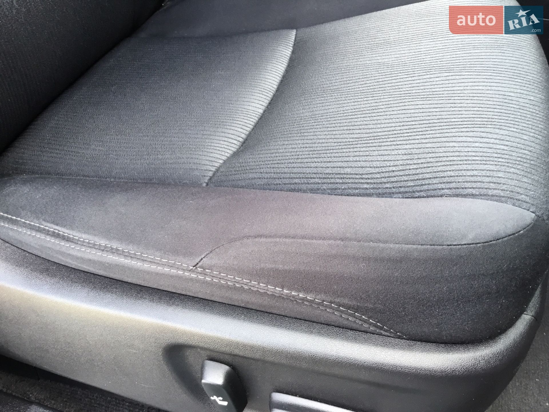 Toyota Land Cruiser Prado 2019 VIN JTEBR3FJX0K128441 фото оголошення 27 з 37